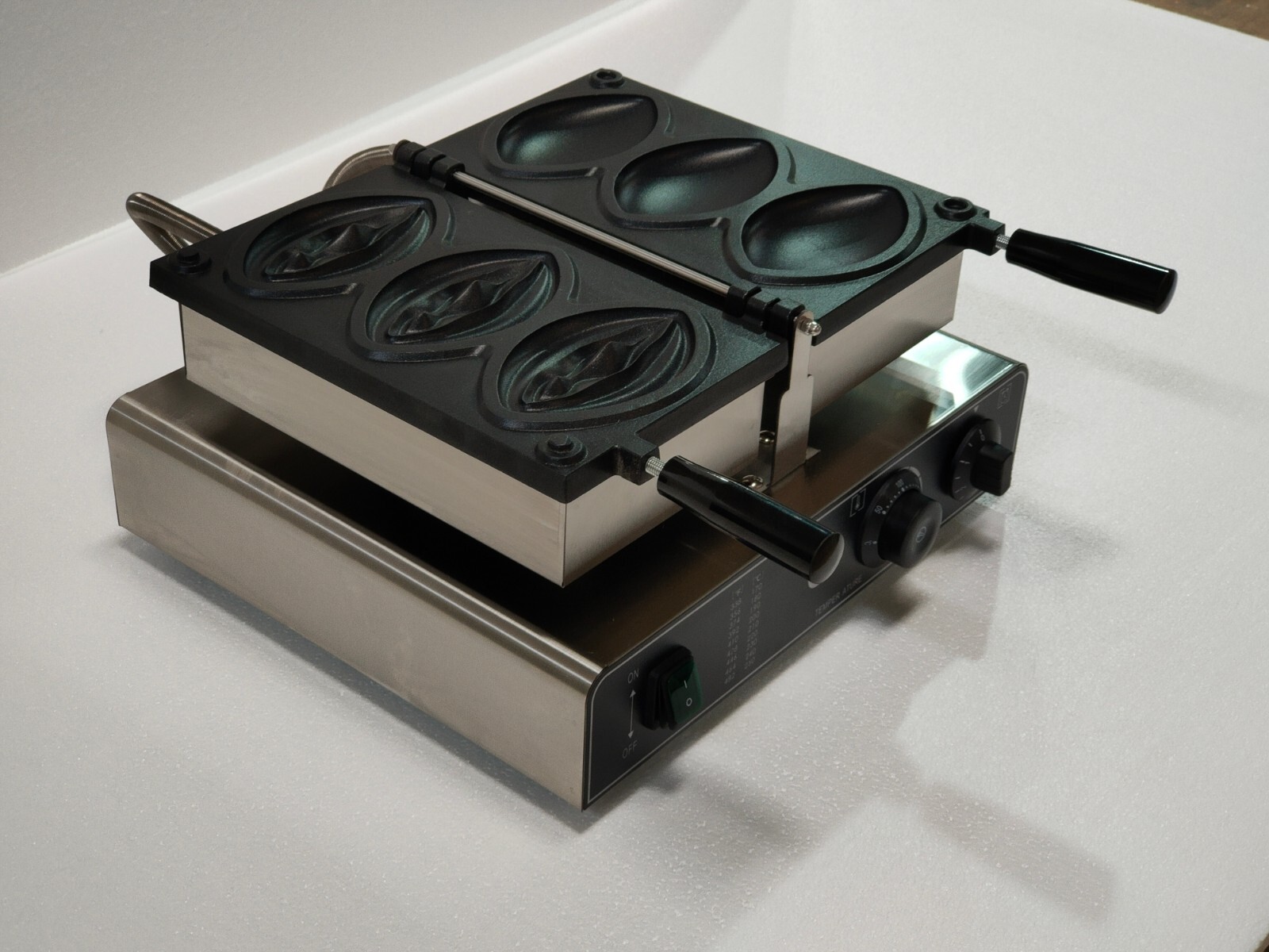 Kolice Commercial Strange Shape Waffle Maker Waffle Machine-3 grills