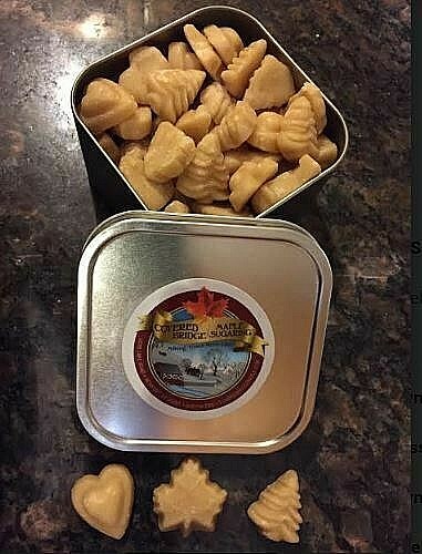 Maple sugar candy in decorative tin 1 lbs. 1/2 lbs.