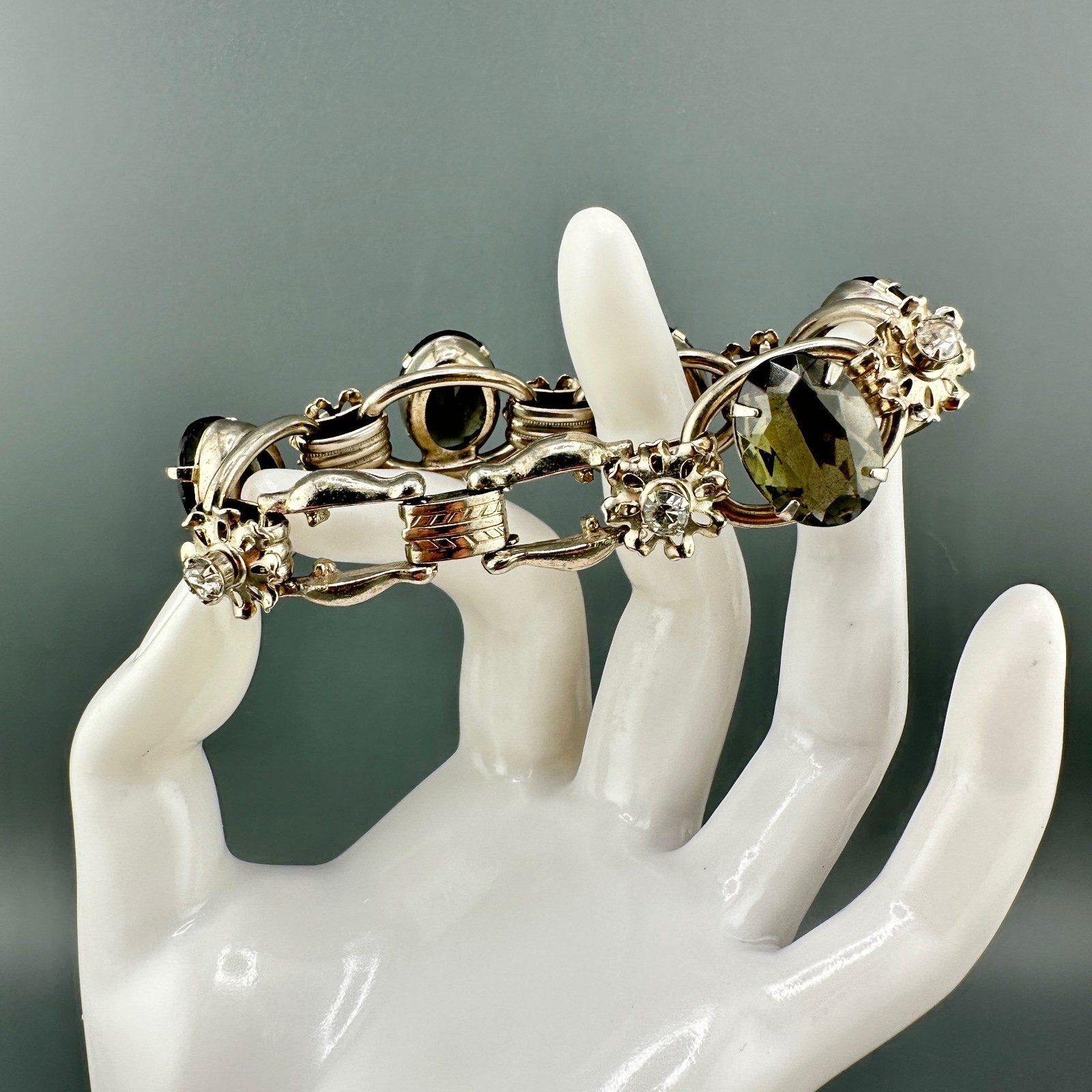 Vintage D&E Juliana Bracelet Gray Oval Stones Silver Tone Metal Flowers Verified