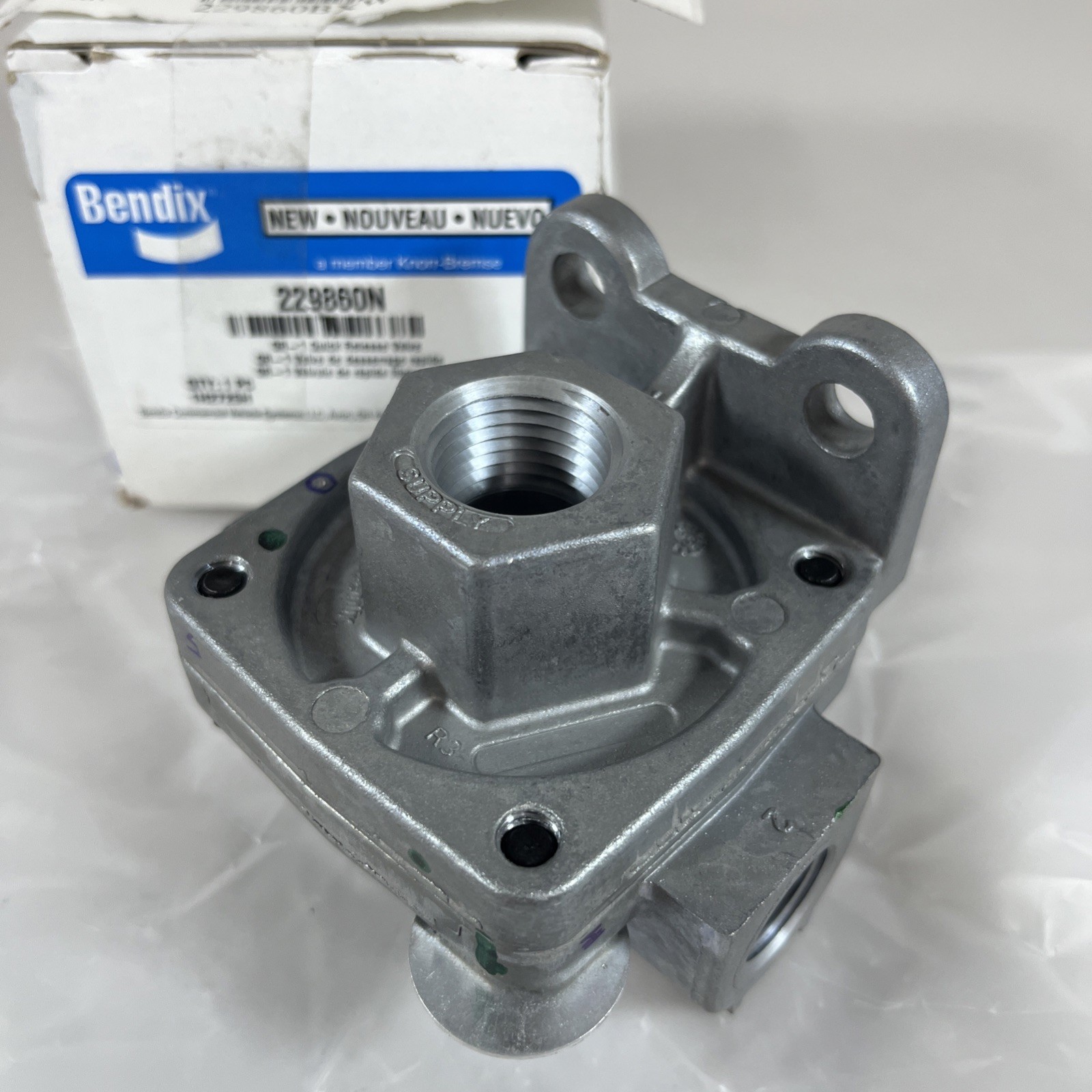 Genuine Bendix Quick Release Valve OEM Part # 229860N - Free Shipping - NOS