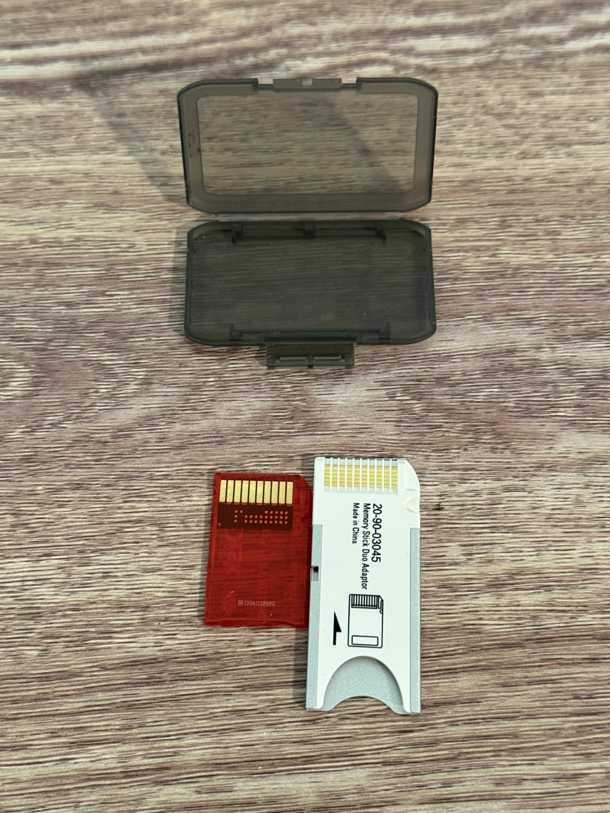 SanDisk Memory Stick Duo Adapter with 2GB Memory stick Genuine New Old Stock