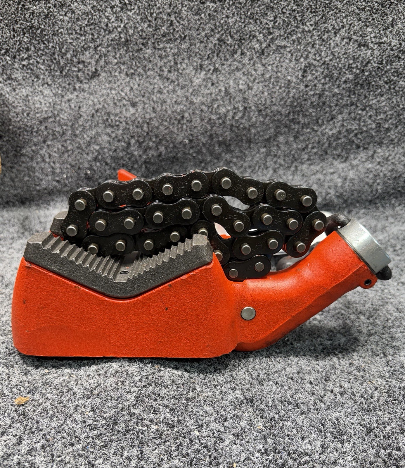 RIDGID 40215 BC810A Top Screw Bench Chain Vise 1/2 - 8"