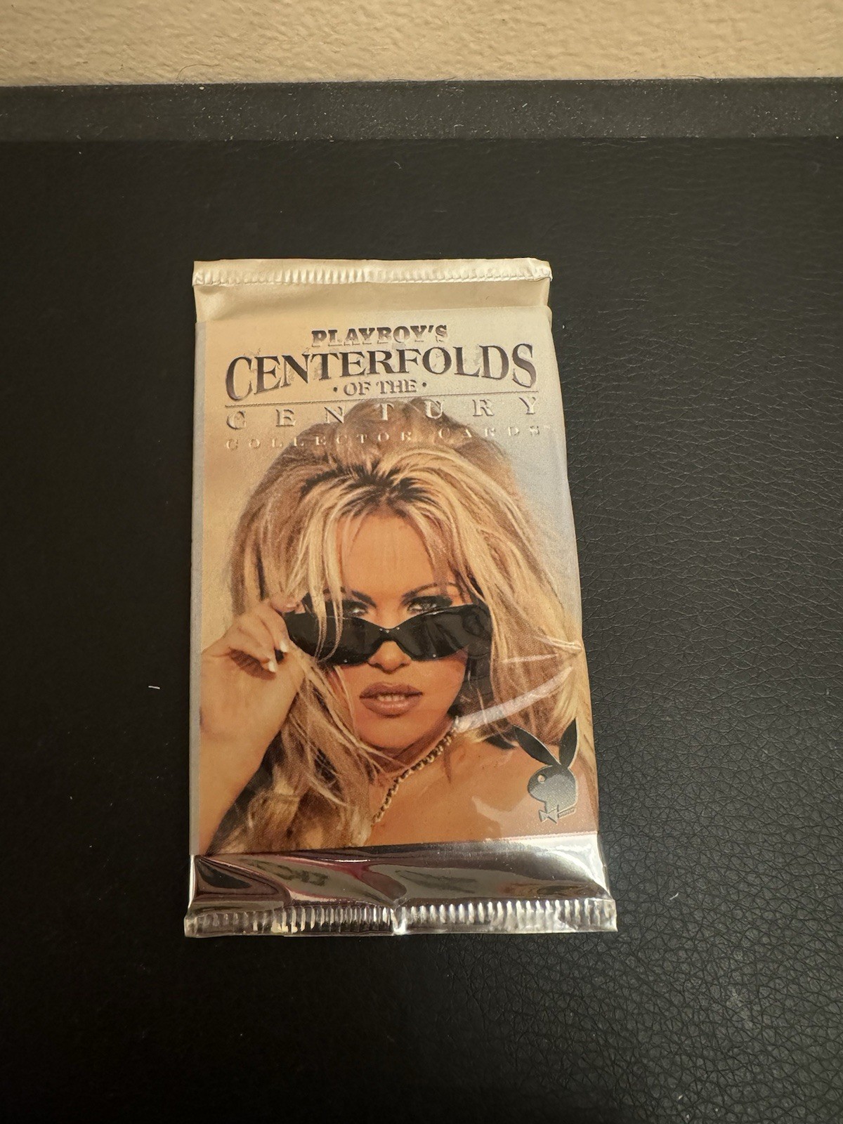 Playboy Centerfolds Of The Century Card Pack - Pamela On Cover - 10 Cards 2000