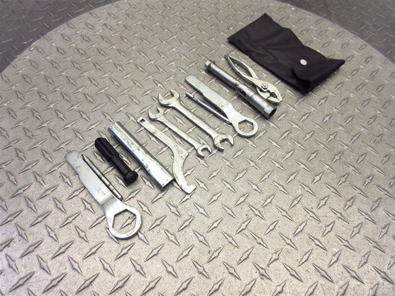 2008 07-09 Kawasaki KLE650 LE650A Versys OEM Tools Tool Bag Pouch Set Kit