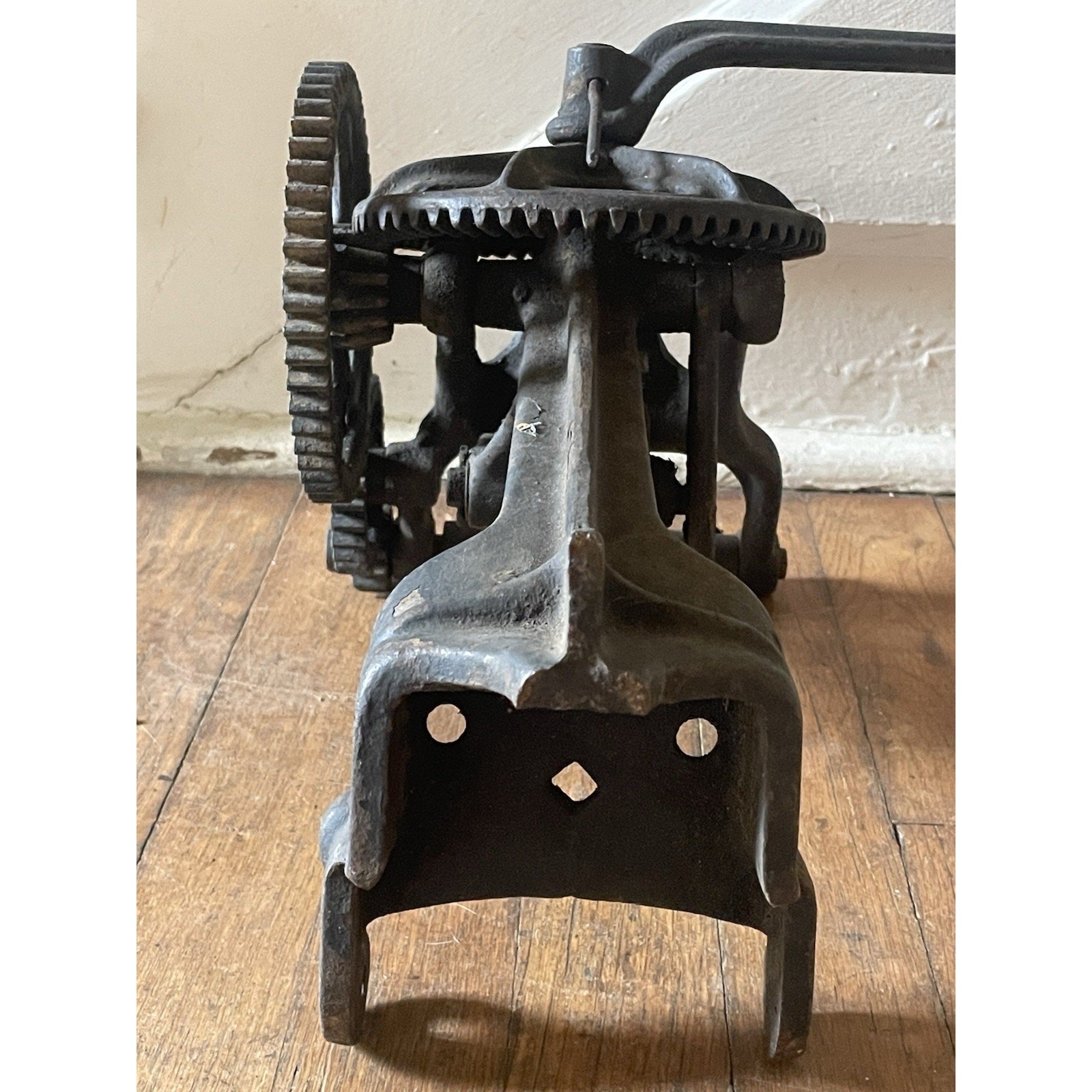 Antique Deering Blade Sharpener Grinder Farm Tool 3 Gears Cast Iron Steampunk