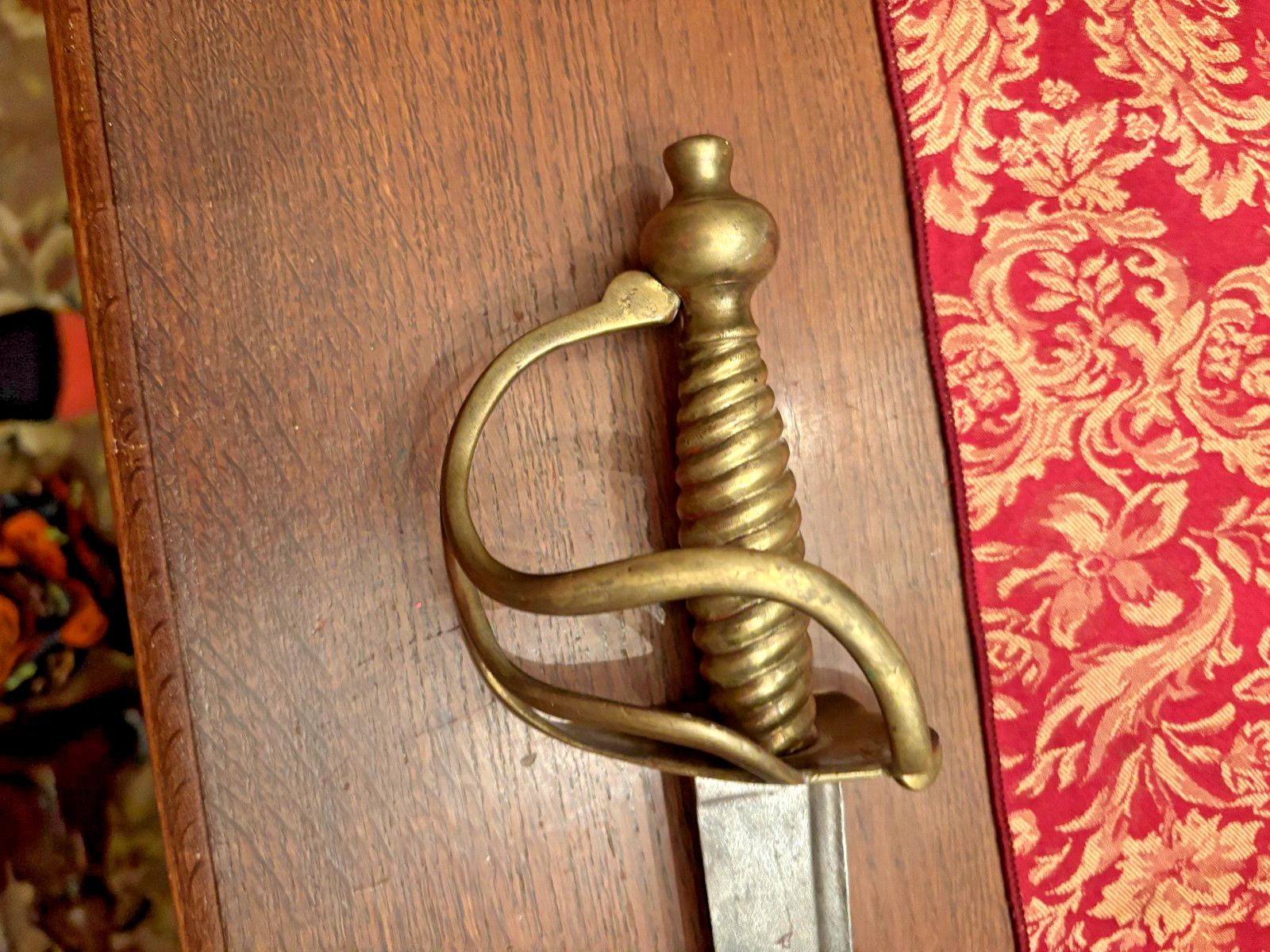 English Hanger Circa 1750-1758 ( Model 1751 ) Broad Arrow mark.