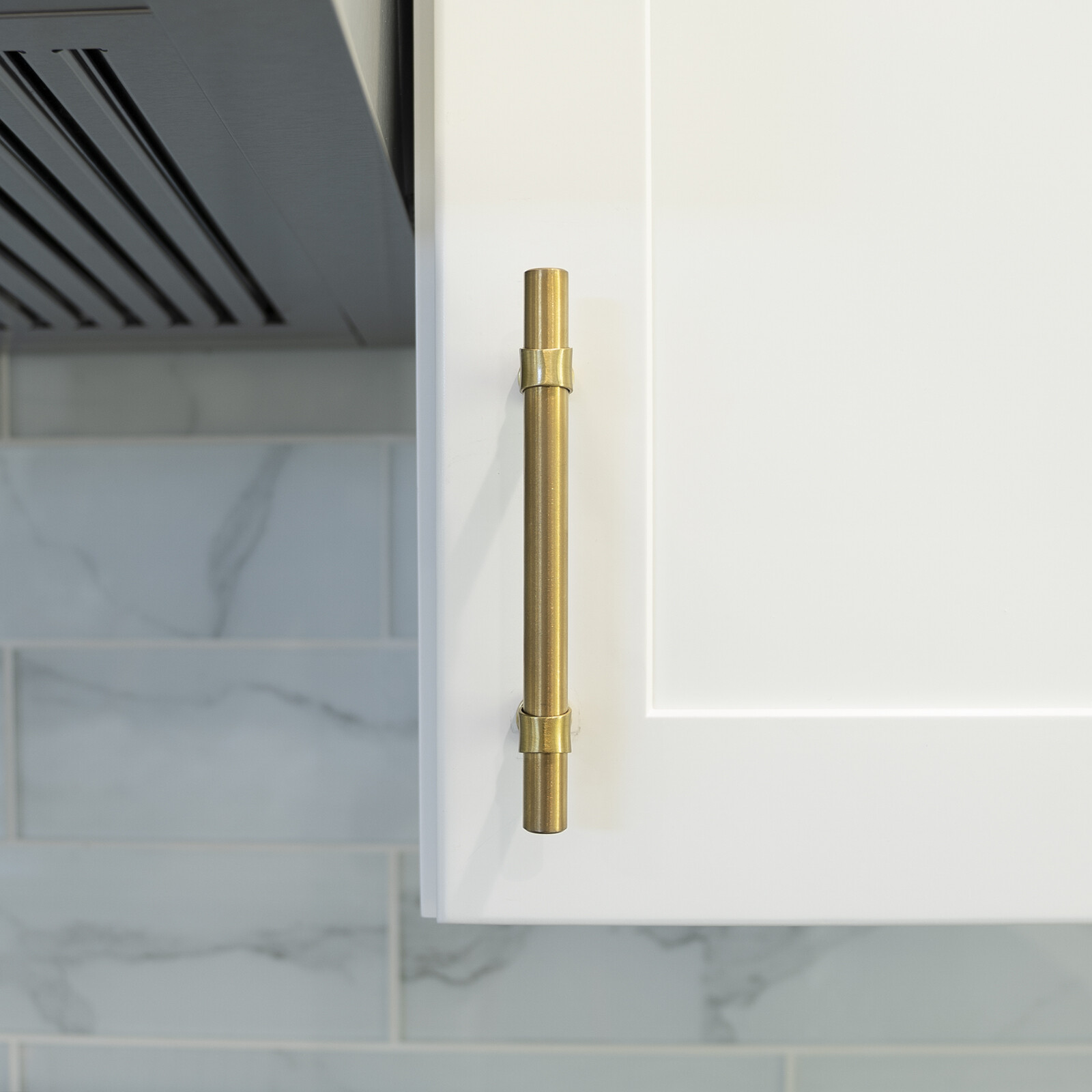 Brushed Gold Modern Kitchen Cabinet Handles Drawer Pulls Knobs Stainless Steel