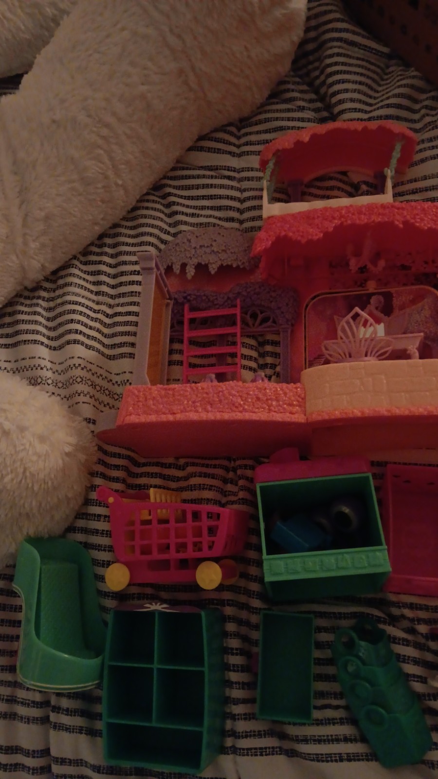 Large Toy Lot of 200+ Shopkins Num Noms Dolls Barbie Kindi Kids Lalaloopsy Play