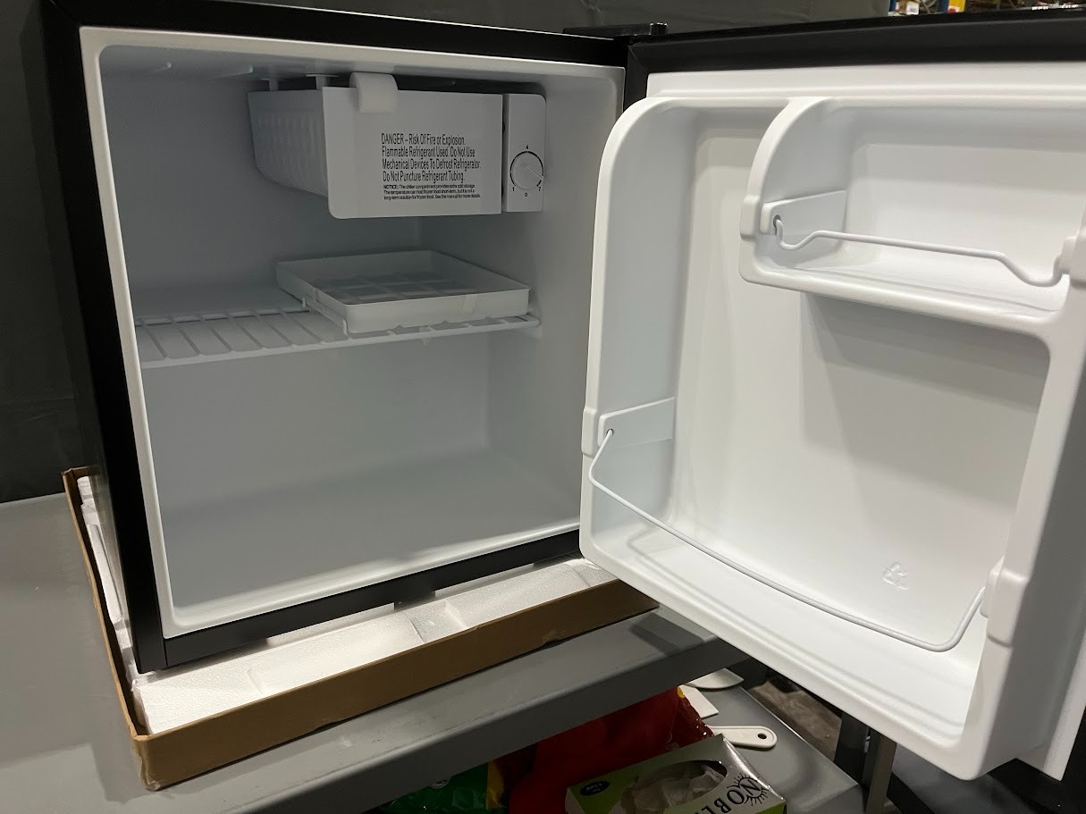 Galanz 1.7 Cu ft One-Door Mini Refrigerator, Black, New