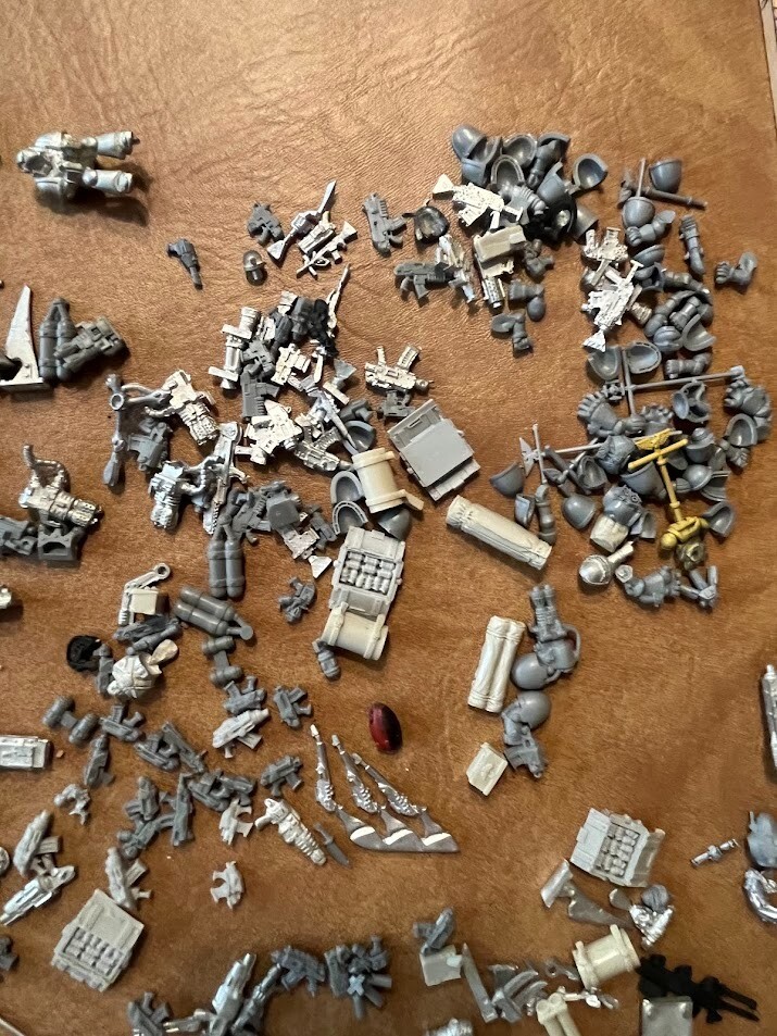 Large Lot of Warhammer 40k Bits 250+ Pieces Metal & Plastic