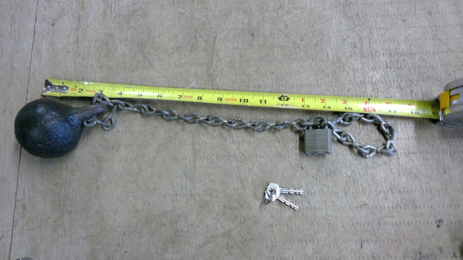 Mini iron ball chain and shackle lock & key gag gift groom bachelor party