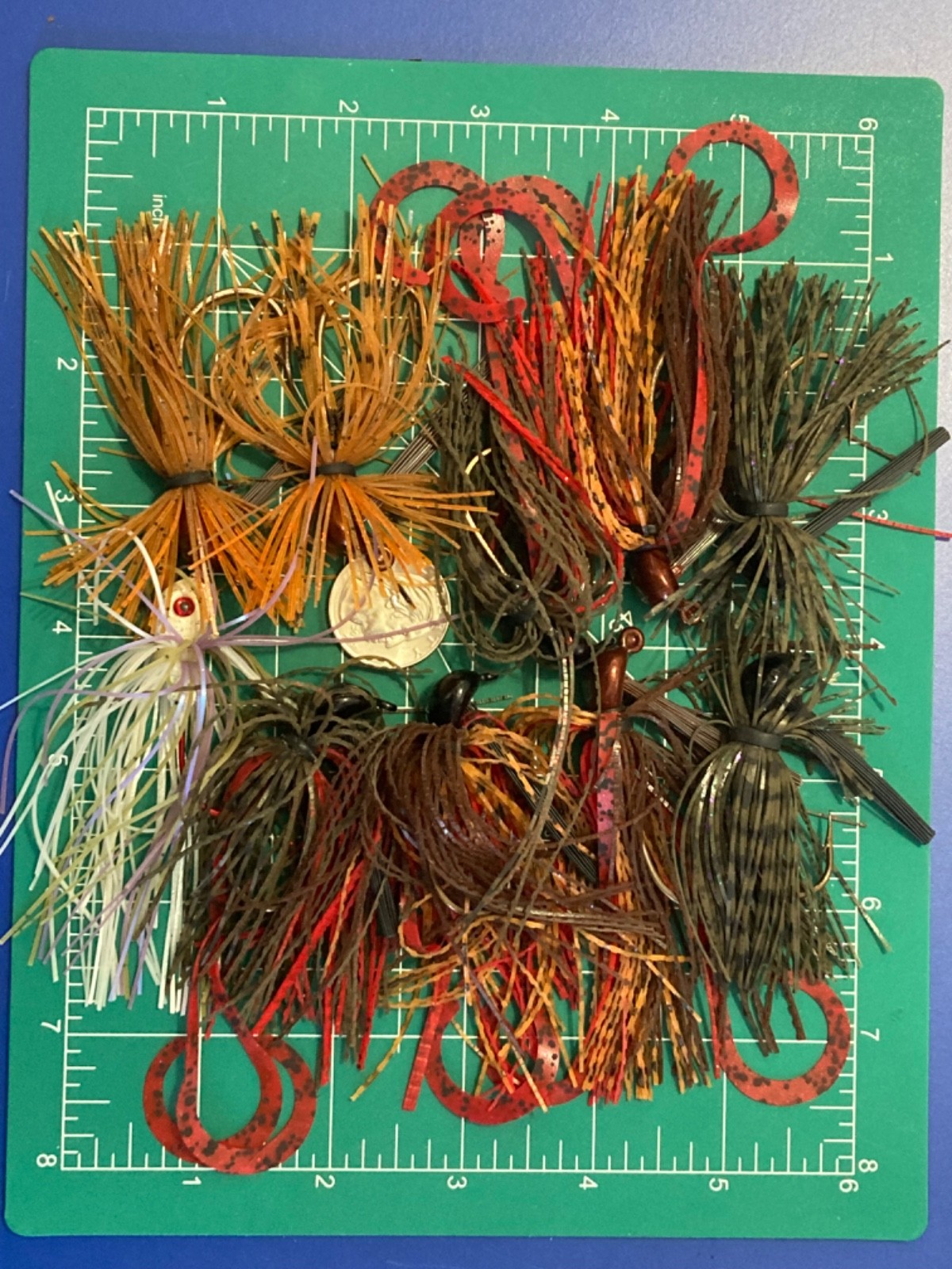 LOT 10 FINESSE JIGS BASS FISHING LURES WEEDLESS JIGS SOME NEW MIX COLORS WEIGHTS