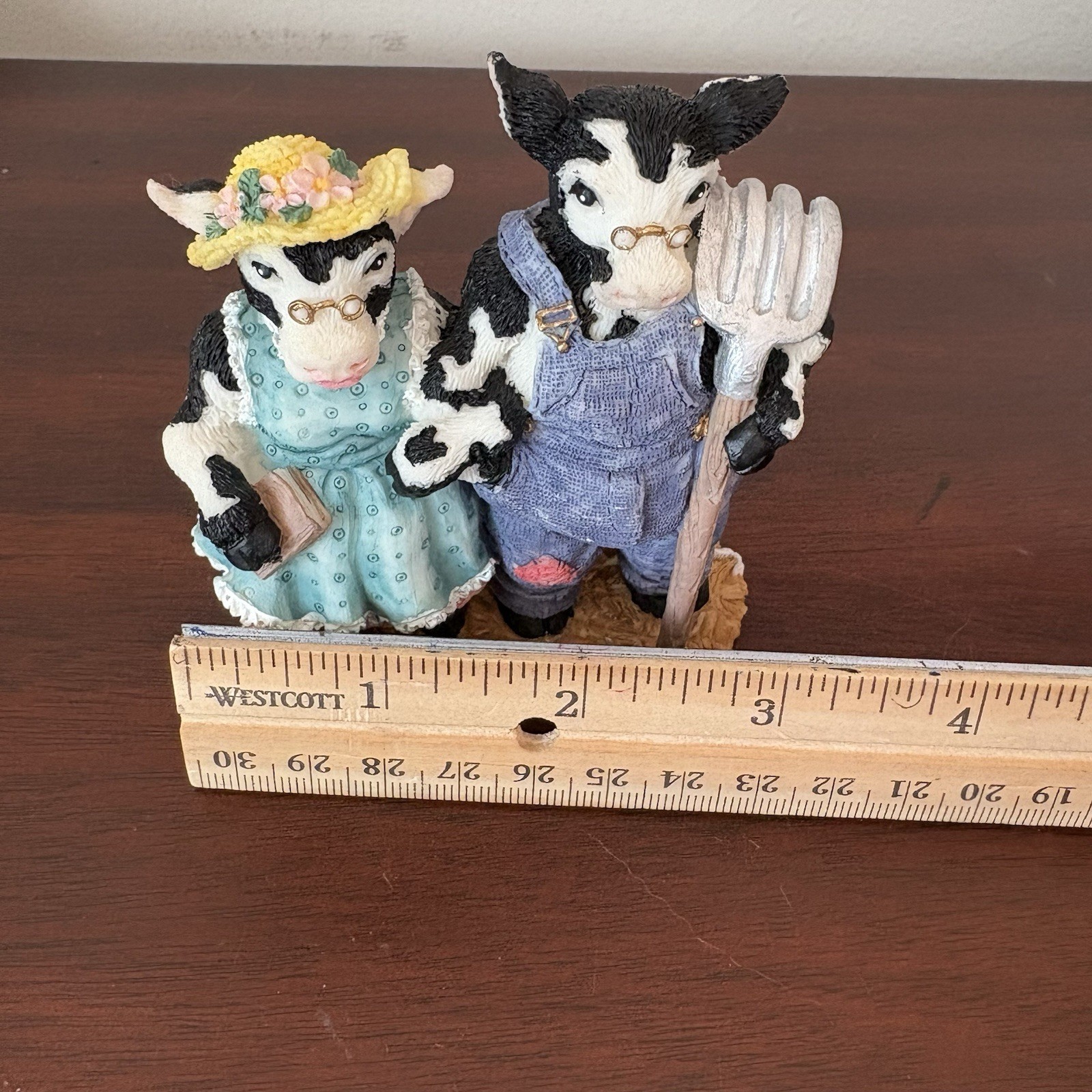 Ganz 1993 Ma & Pa Cattle Cows Figurine - Cowtown Collection - No Chips-