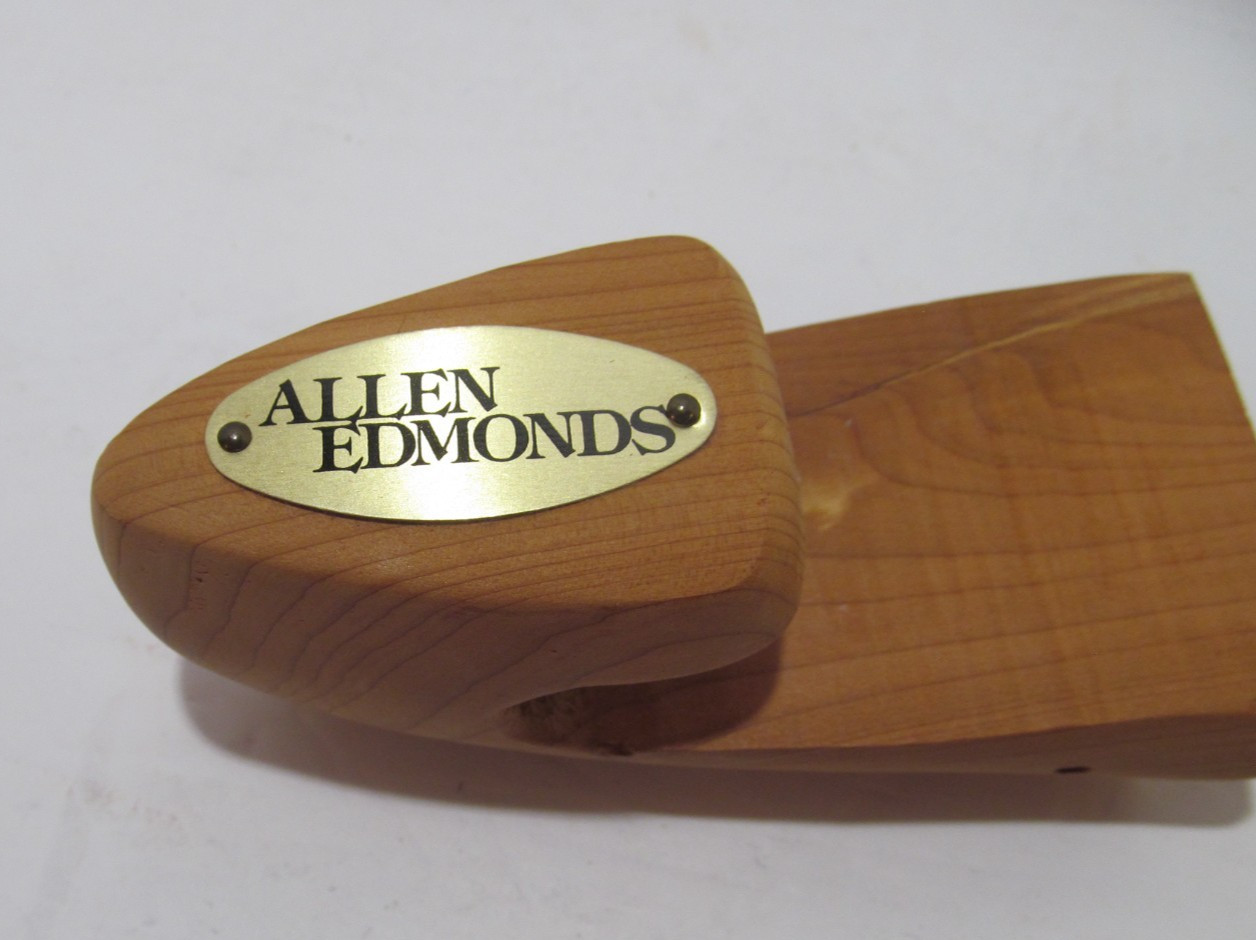 Allen Edmonds Pair of Cedar Wood Shoe Tree Stretchers Size L