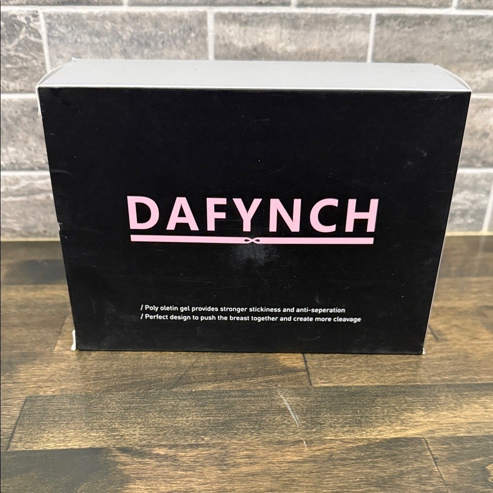 DAFYNCH Black Strapless Backless Invisible Push Up Reusable Adhesive D cup