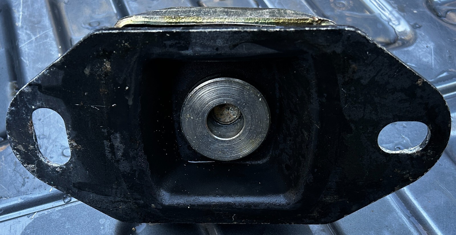 Volvo Penta D4 D6 Engine Mounts Mounting Feet Rubber Cushion 3595043 OEM