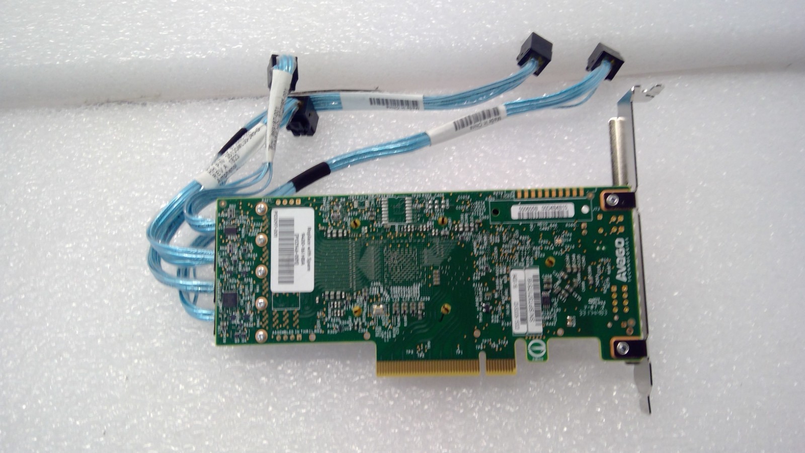 AVAGO LSI 9400-16i 12Gb/s NVMe Tri-Mode HBA PCIe 4x SFF-8643 SAS Cable