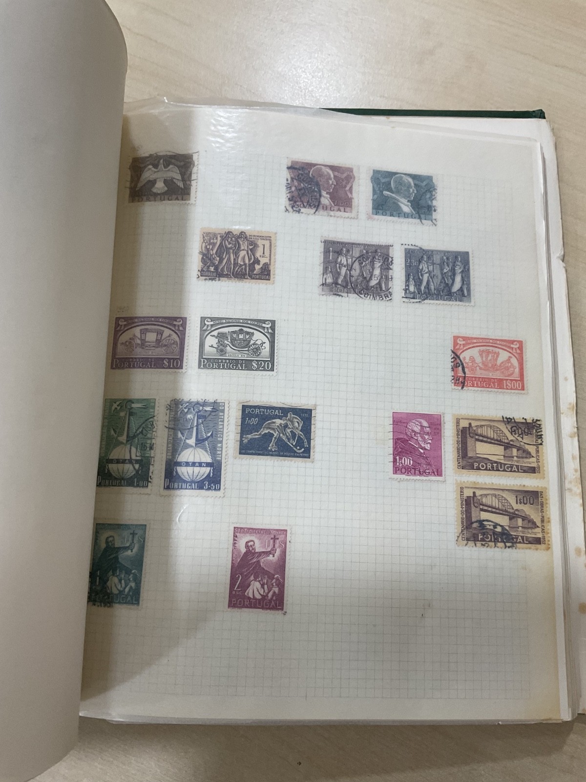 Portugal + colonies stamps. 1870 - 1979. Mint/used. Album G/101