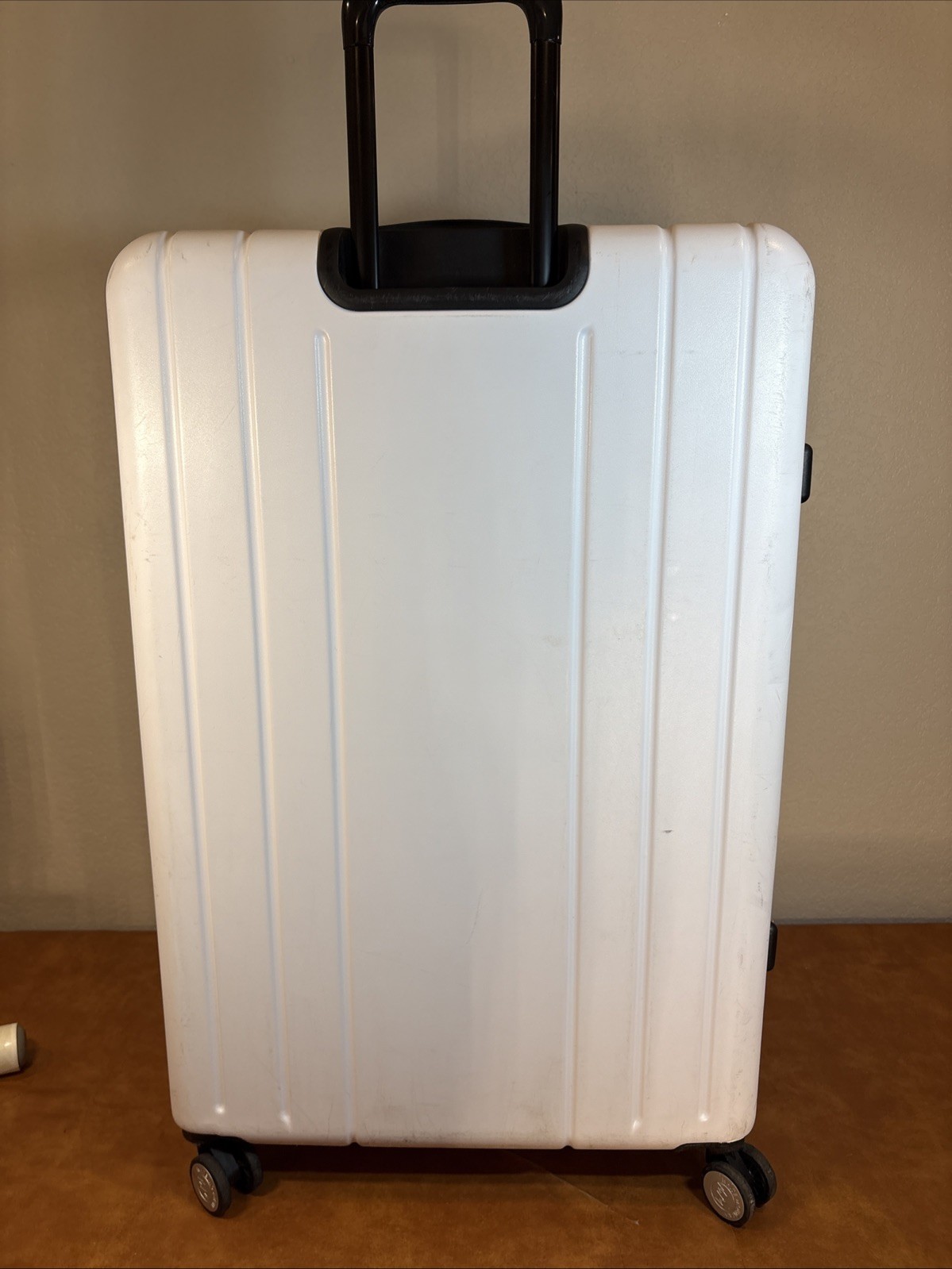 White Mountain Large Travel Luggage34x21x13. White Hard Case.