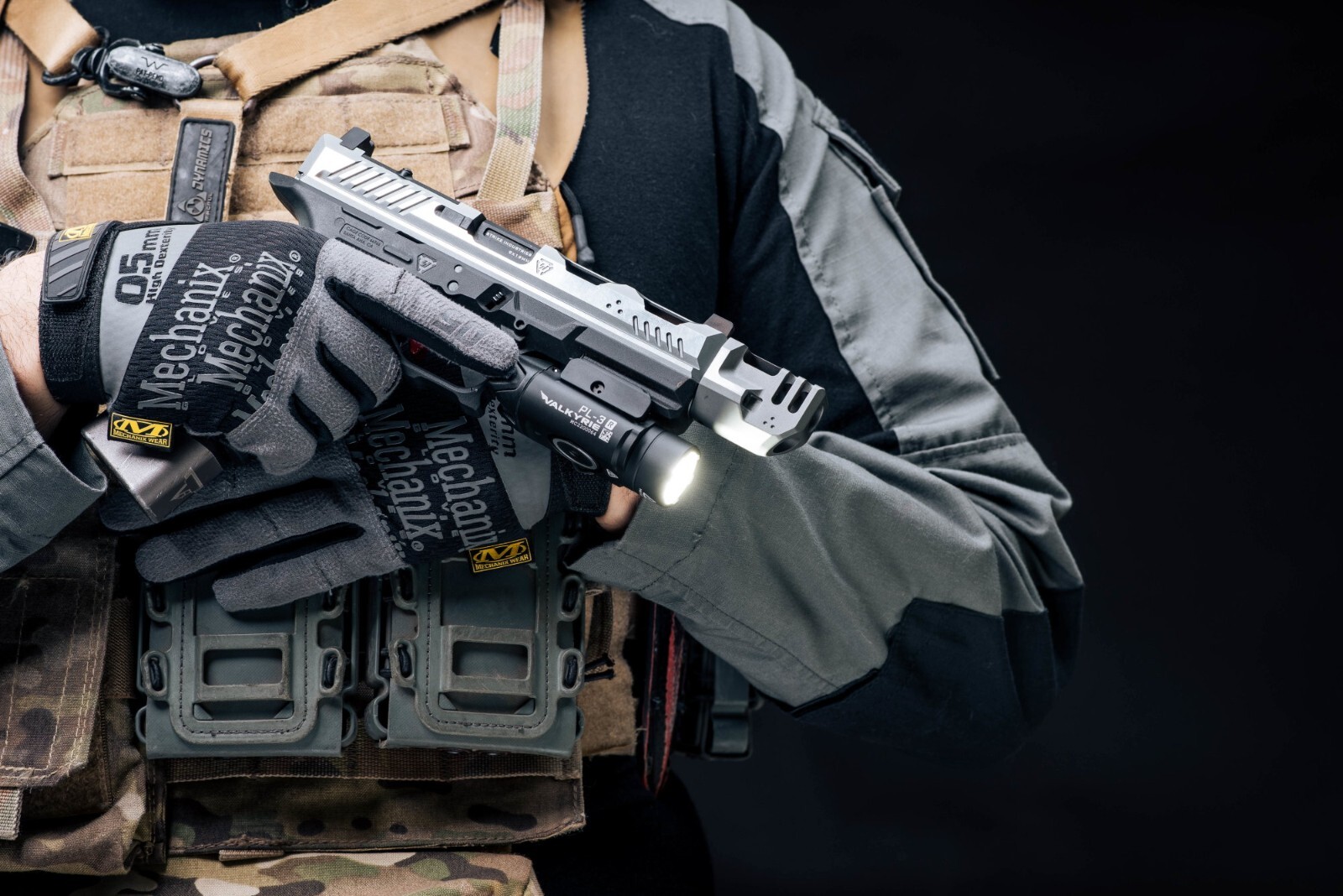 Olight PL-3R Valkyrie Rechargeable Rail Mounted Tactical Light, Black, 1500 Lume