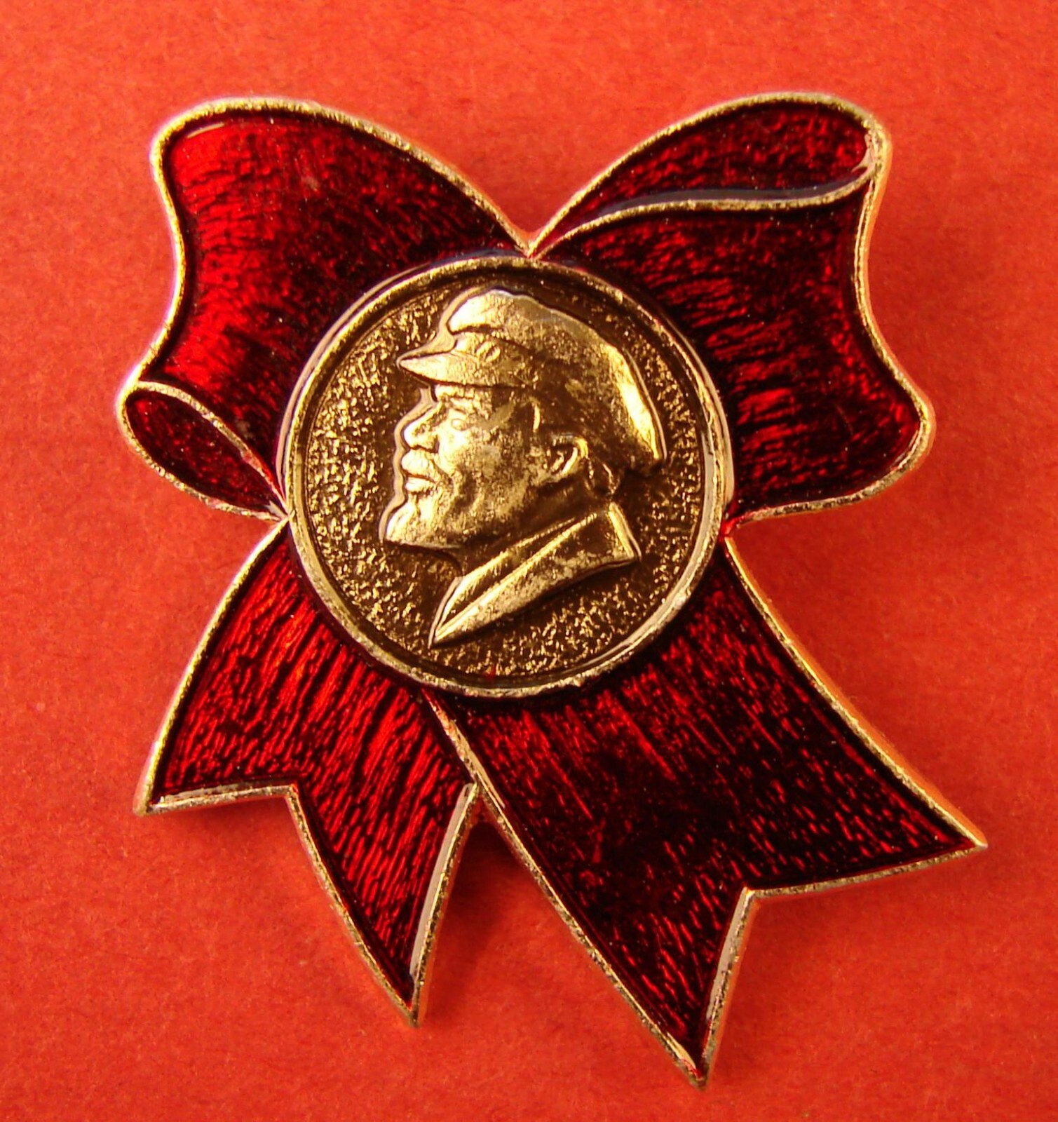 Soviet Russian LENIN Portrait & Red Bow Communist Pin Badge ORIGINAL USSR issue