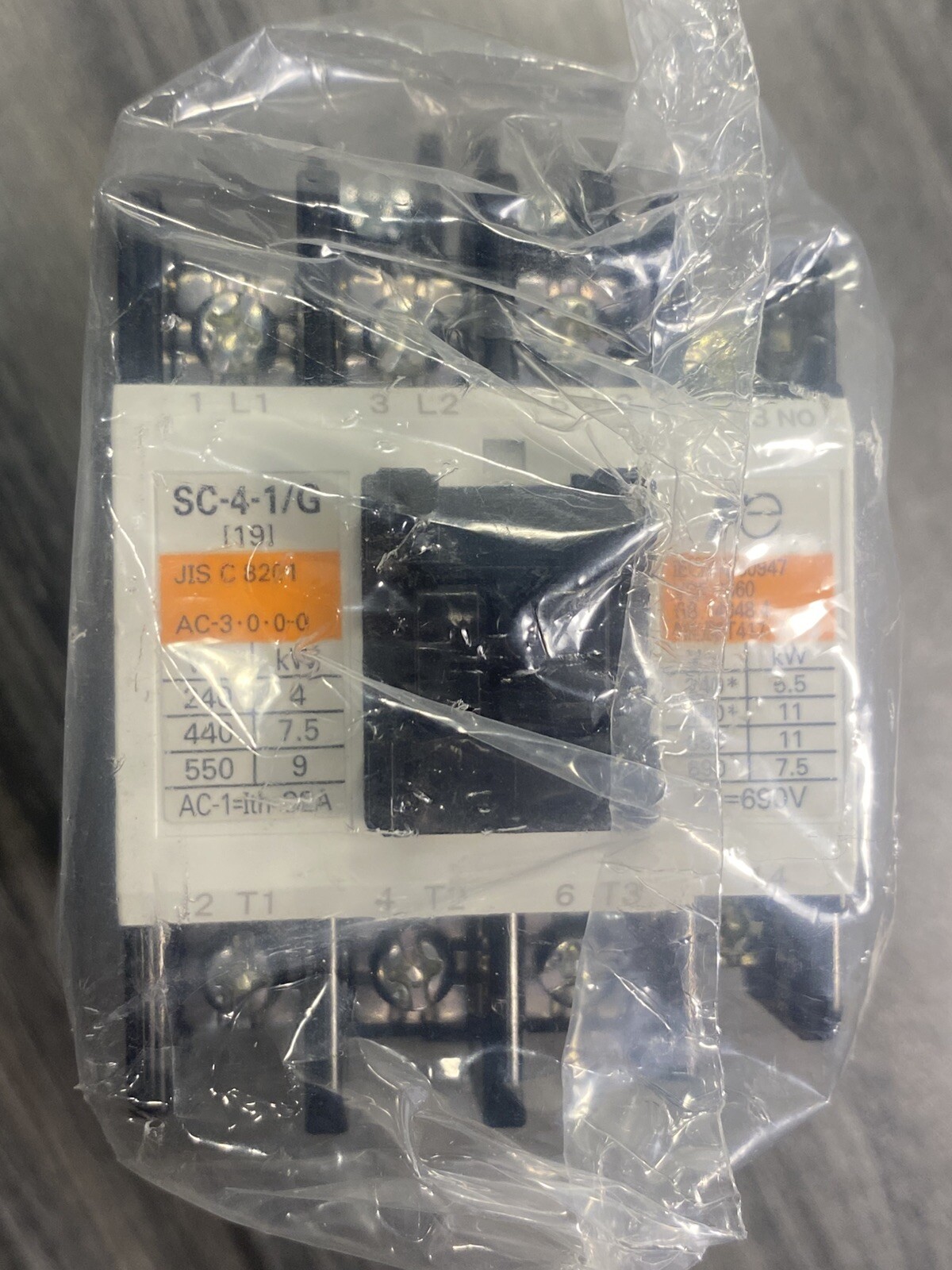 Fuji Electric SC19AG Type SC-4-1/G (19) Magnetic Contactor 24VDC Coil 32A -USA