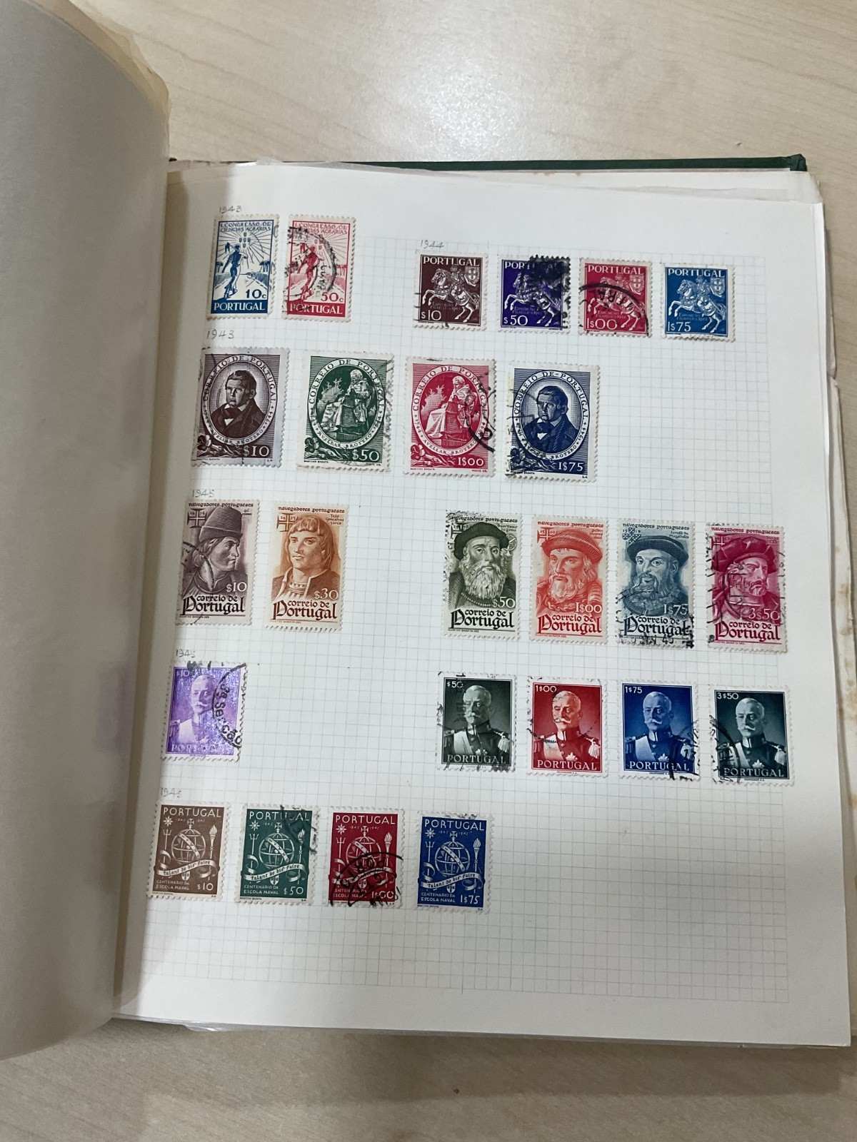Portugal + colonies stamps. 1870 - 1979. Mint/used. Album G/101