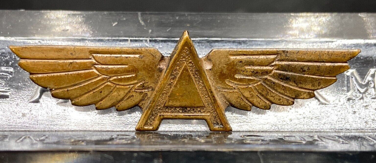 Vintage Flying A gasoline wings pin A. E. Co, Utica New York 2" wings