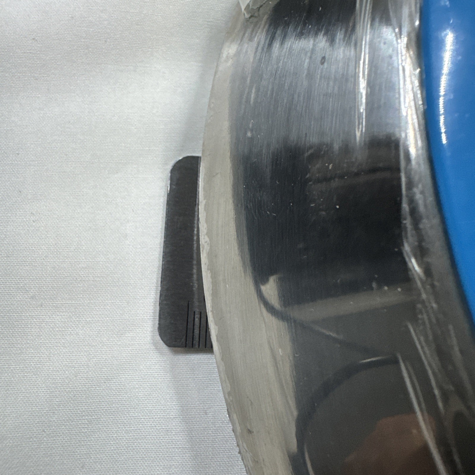 8.5” 12V Pool Light w/ Bluetooth Control Adapter 16.4” Cord No Manual HY-BT-108A