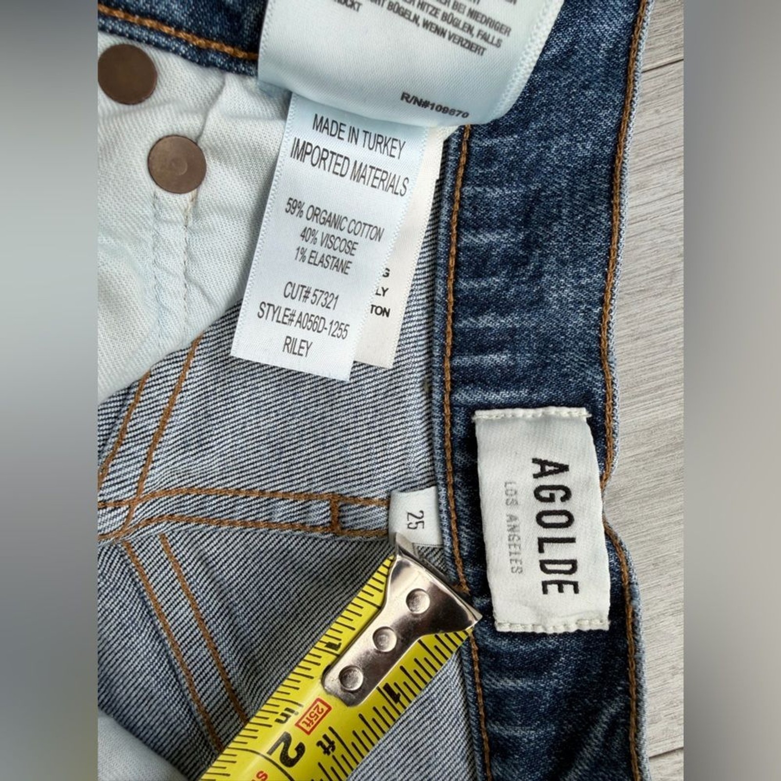 AGOLDE Riley High Rise Straight Crop Jeans in Transfer - Size 25