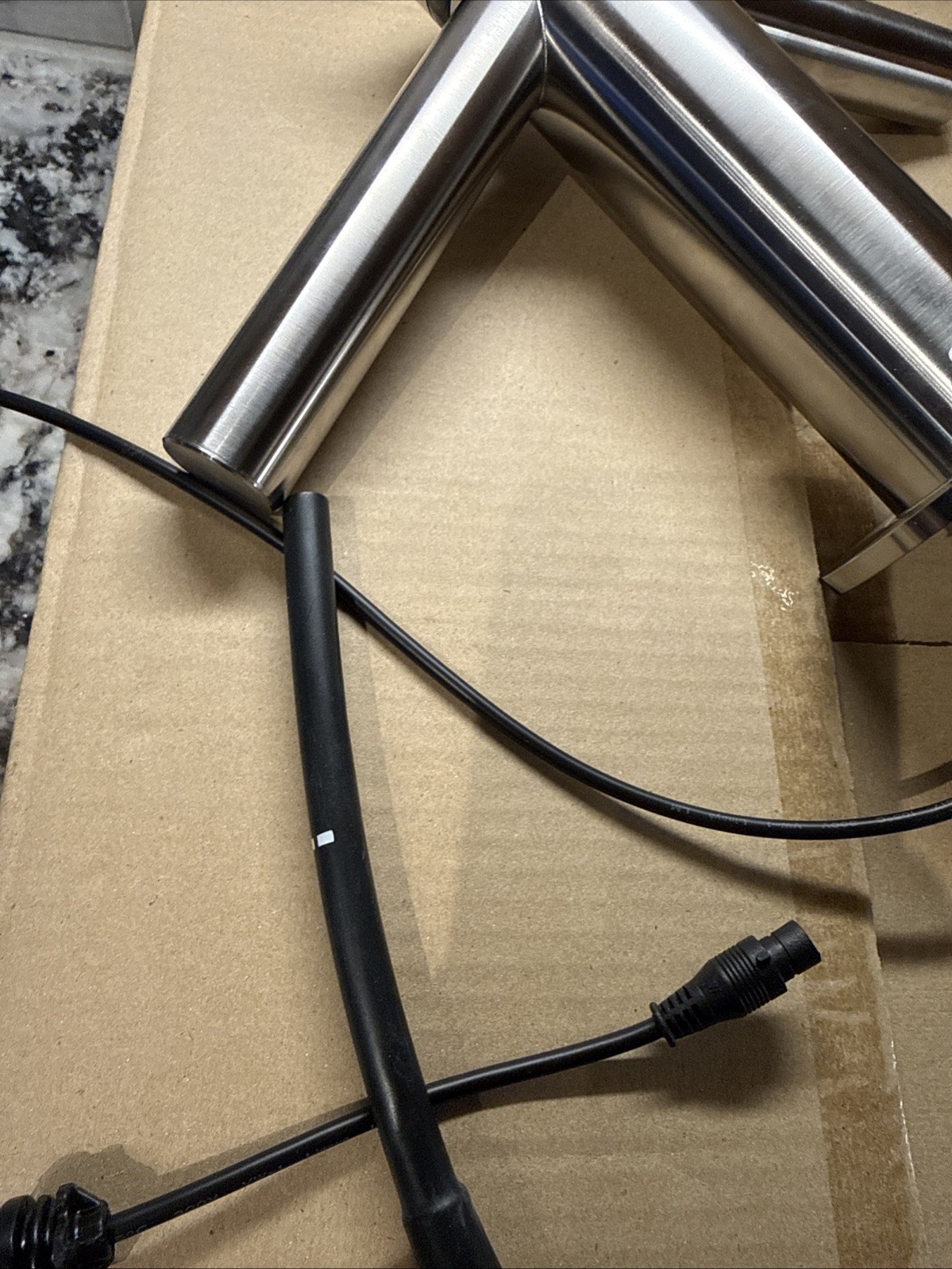 Dyson Auto Flush Tap Assy short Wall