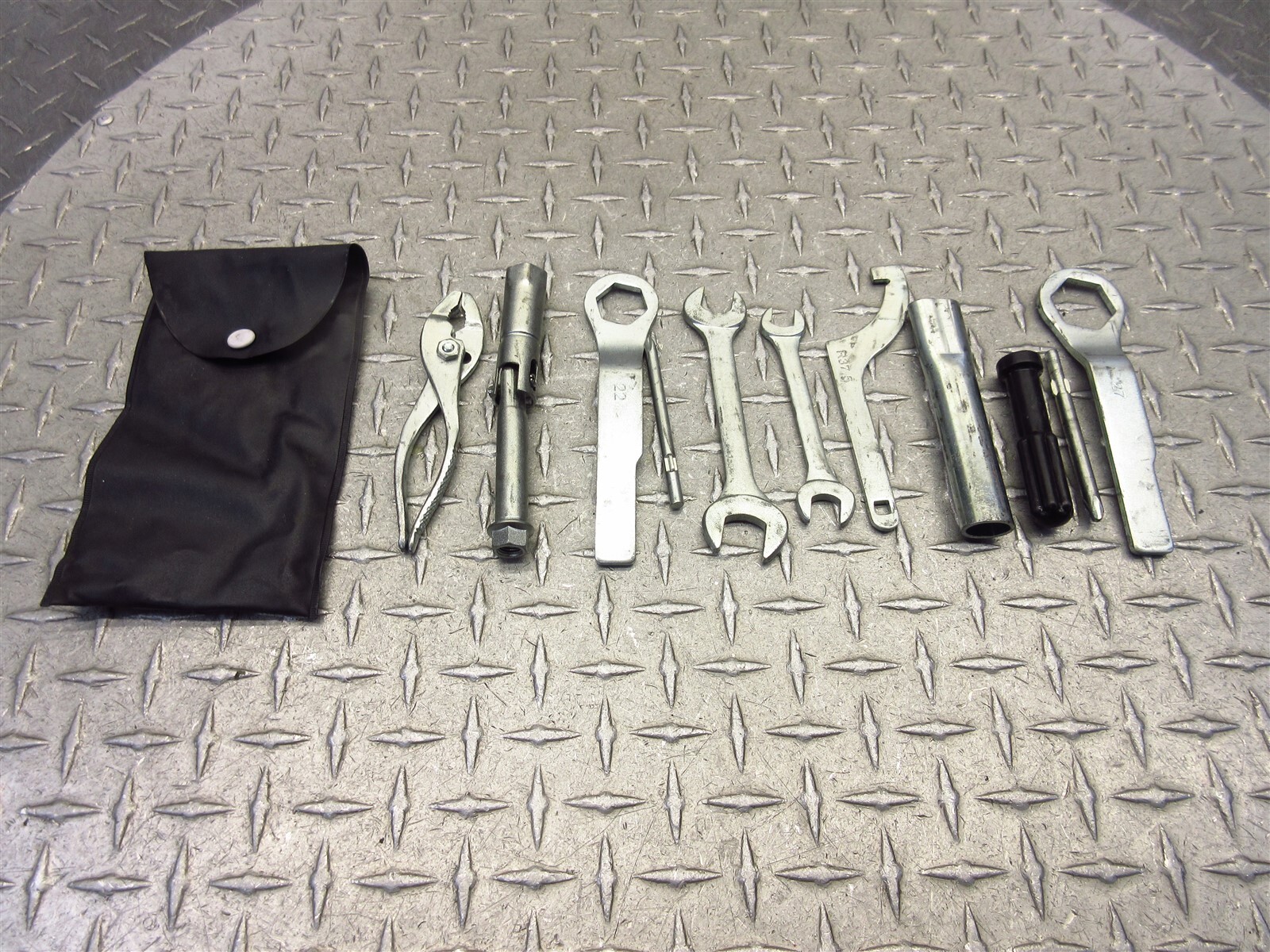 2008 07-09 Kawasaki KLE650 LE650A Versys OEM Tools Tool Bag Pouch Set Kit