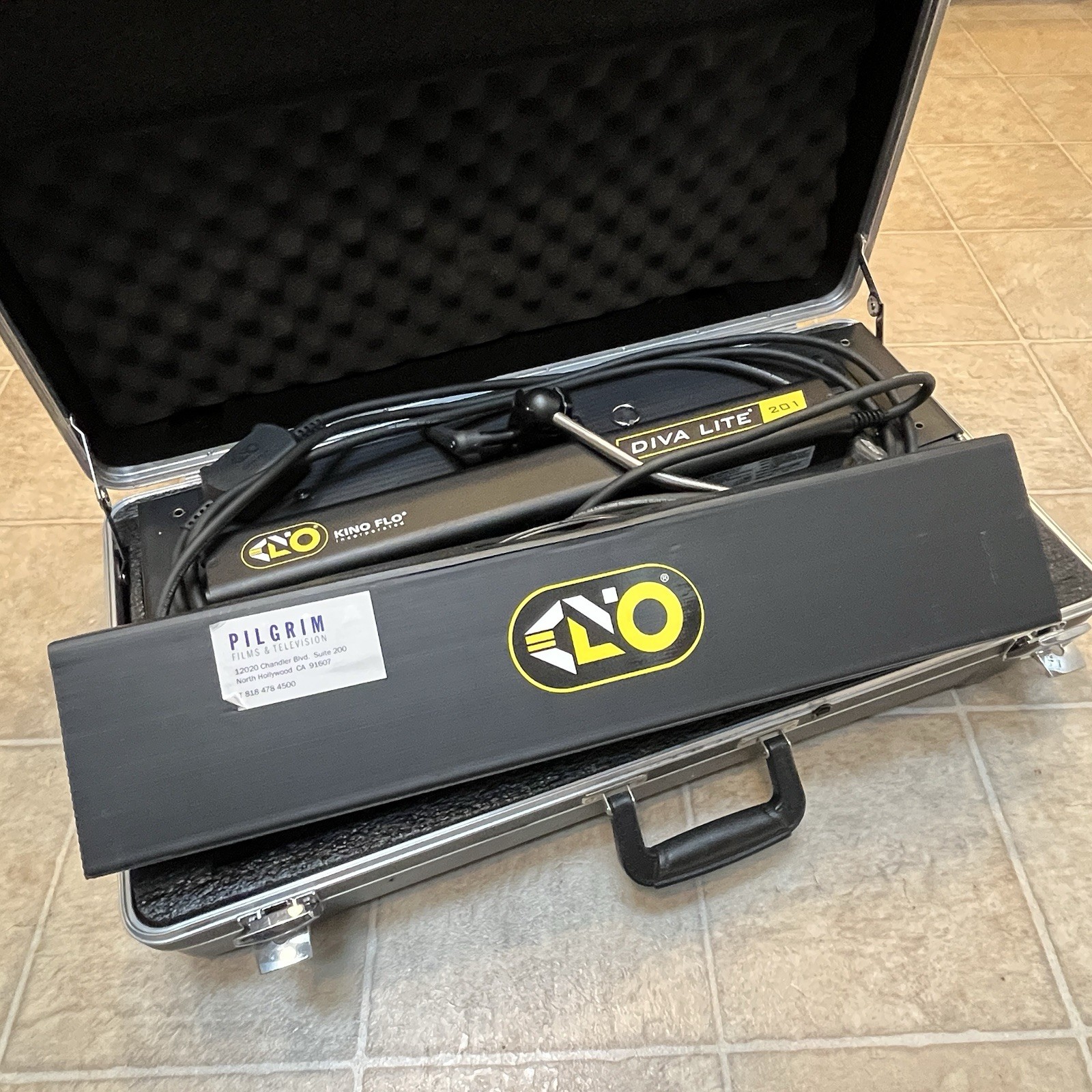 Kino Flo Diva-Lite 201 Fluorescent Light w/ Case, Gel Frame & Bulbs Tested