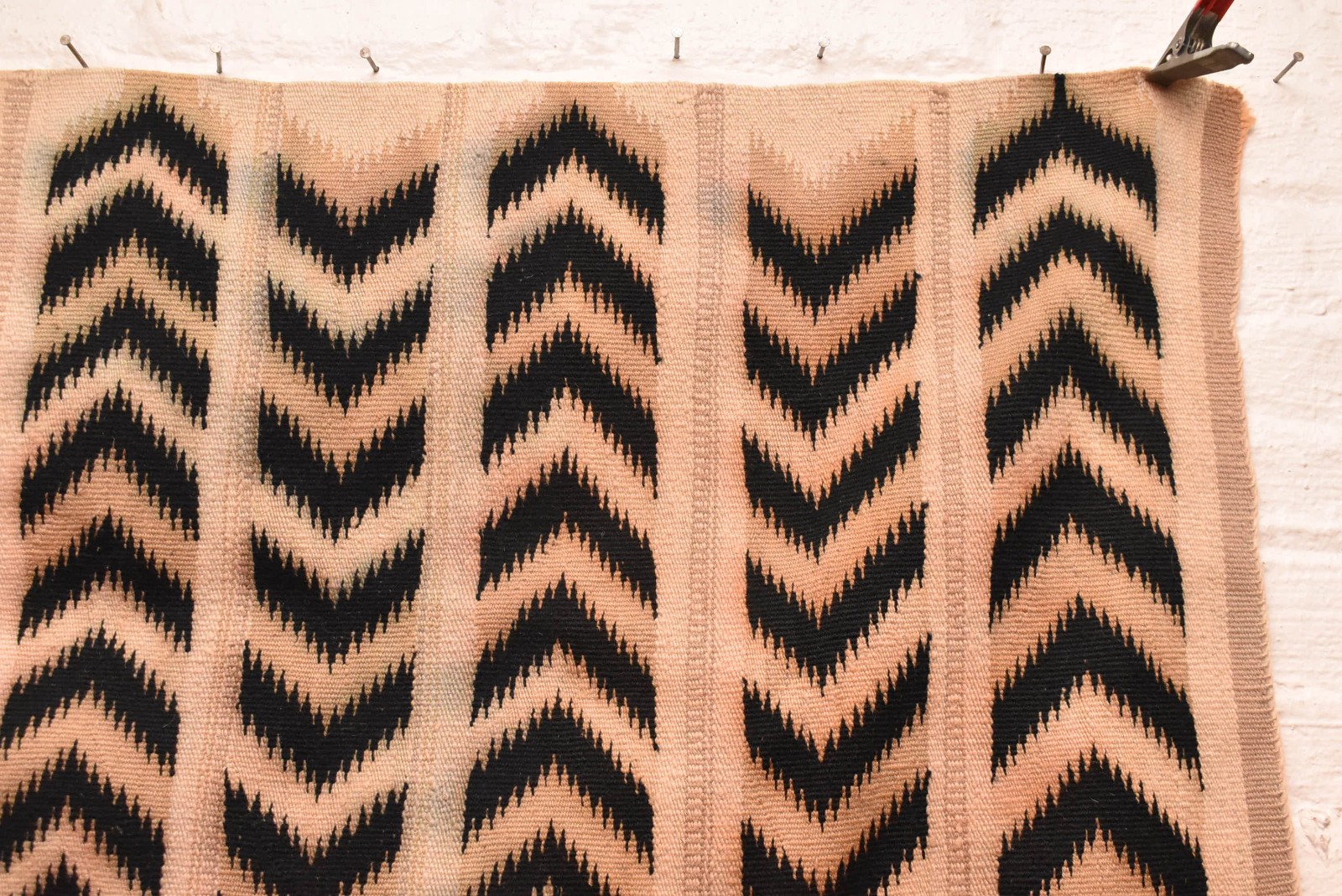 Vintage Navajo Rug Textile Native American Indian EYE Dazzler Weaving 42x28 ATQ