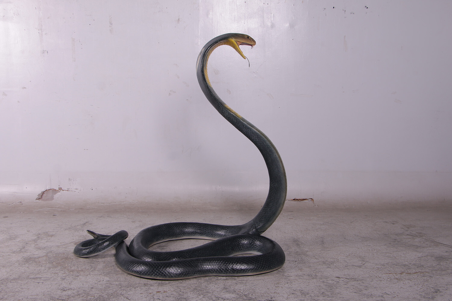 King Cobra Snake Life Size Resin Statue Jungle Decor Safari Reptile Display Prop