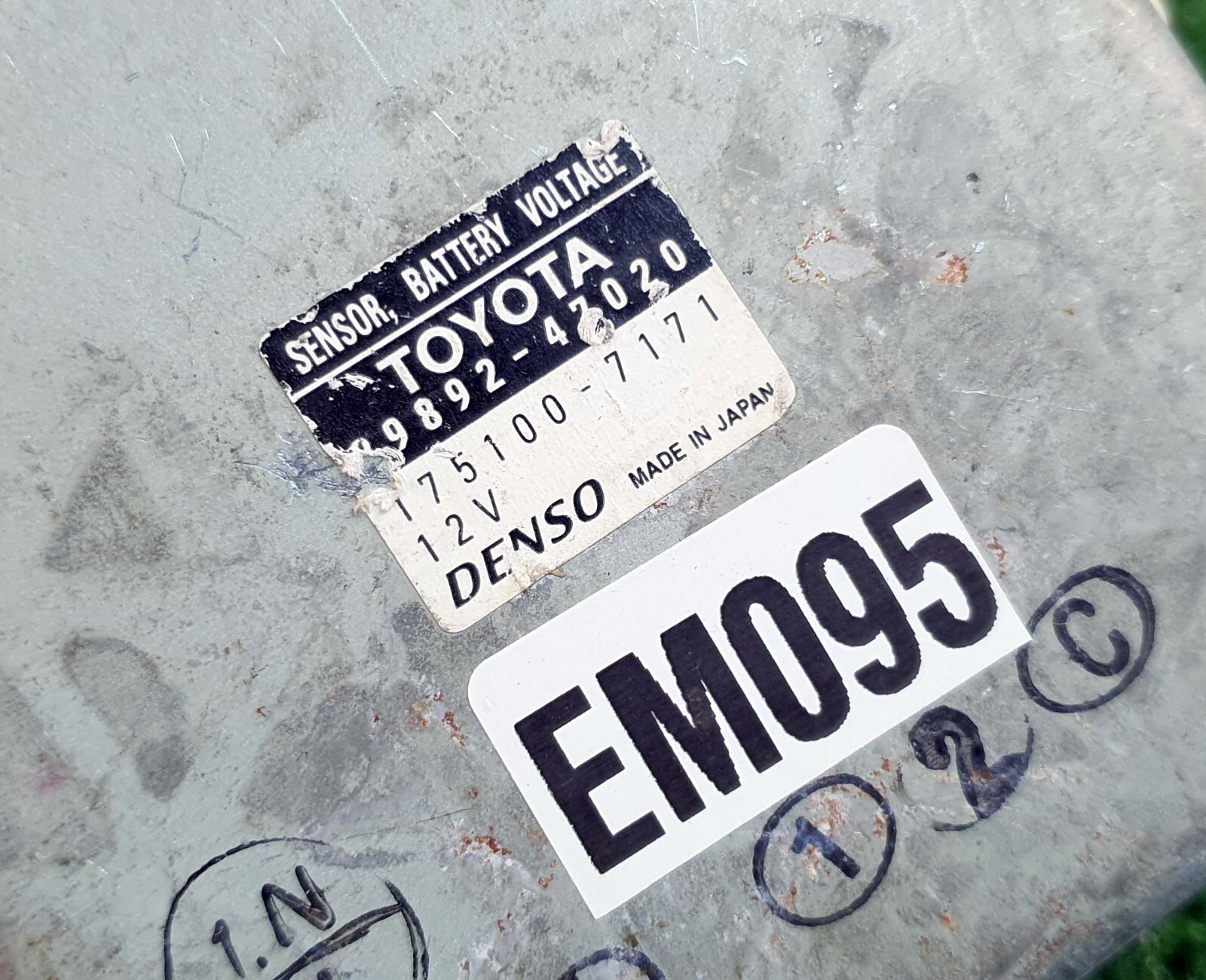 Toyota Prius Hybrid 2010-2015 Bettery Voltage Sensor with harness 89892-47020