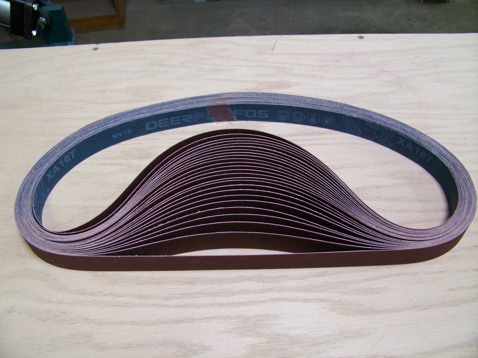 PREMIUM A/O, X-WEIGHT SANDING BELTS 1" X 42", 10 - PACK, 320 -GRIT