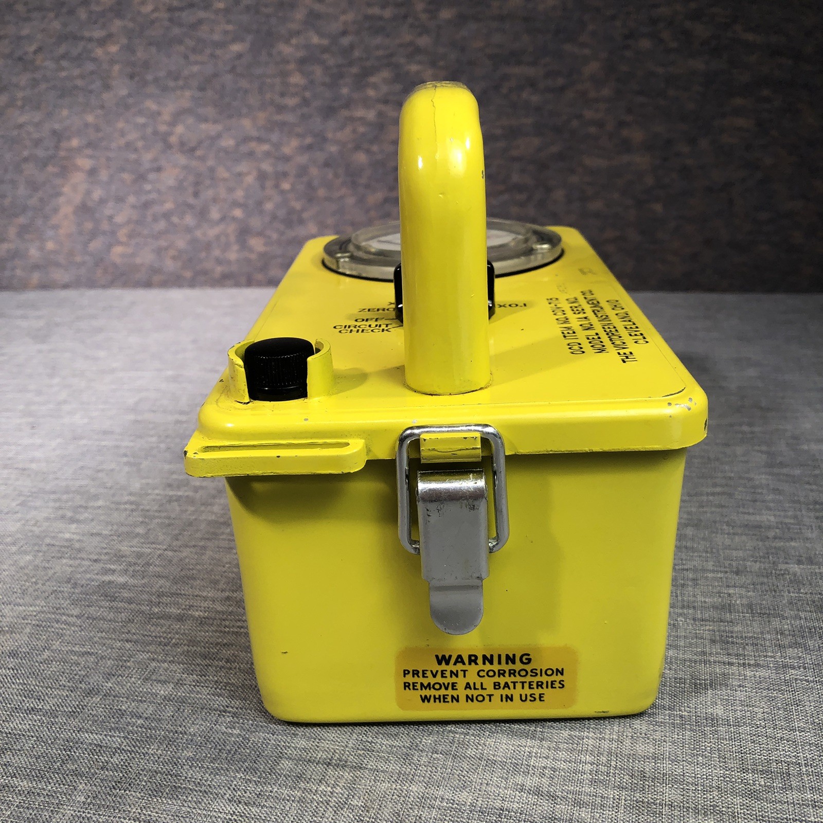Victoreen CDV-715 Civil Defense Radiation Survey Meter Cold War Fallout Shelter