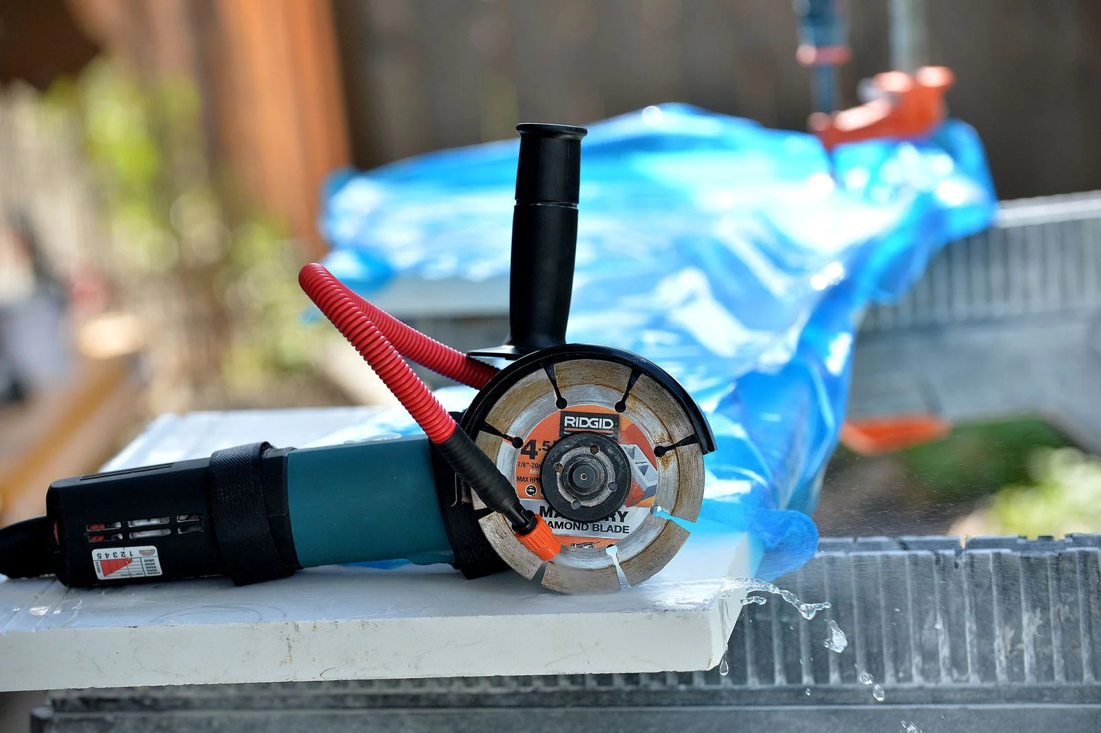 Hydro-Tail Controlled Water Attachment