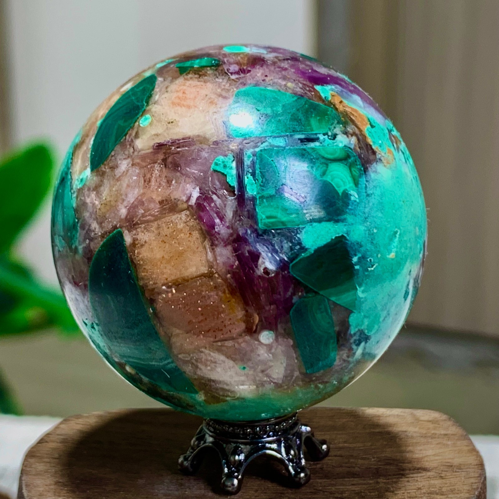 110G Newly discovered rare malachite purple mica symbiotic sphere restoration