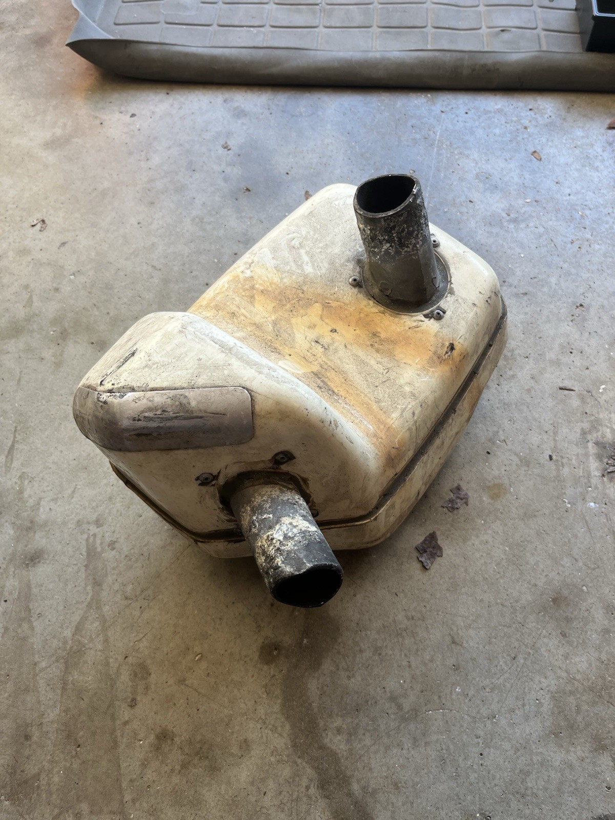 Kawasaki 300 440 550 JS SX Waterbox Water Box Muffler OEM 49070-3702