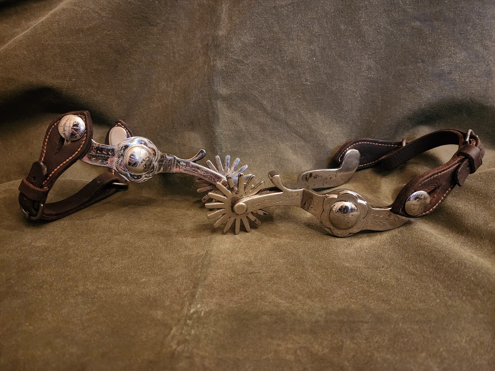 VINTAGE CROCKETT HANDCRAFTED, HAND ENGRAVED WESTERN SPURS .