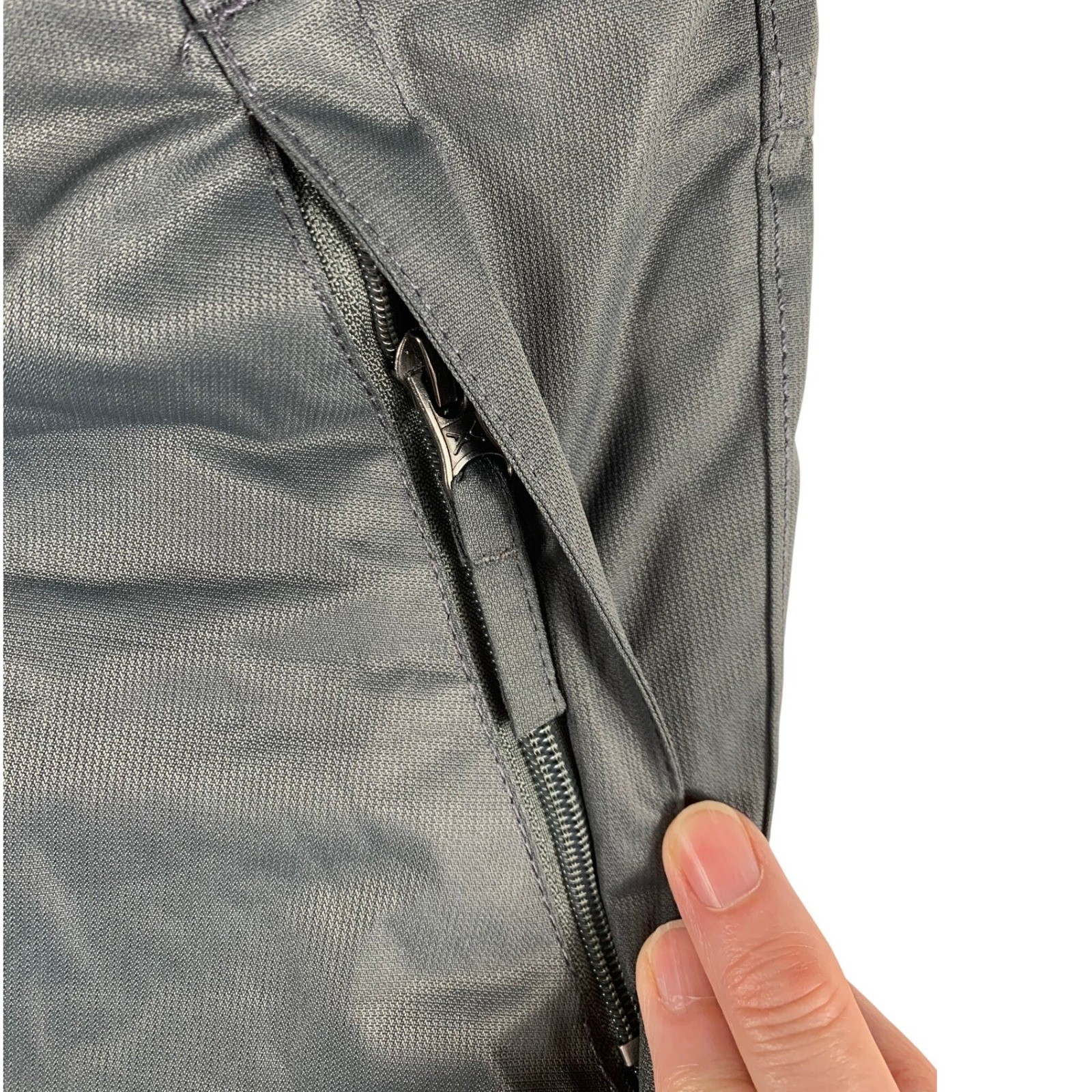 Arctic Quest Snow Pants Men Small Dark Gray Insulated Ski Snowboard Cargo