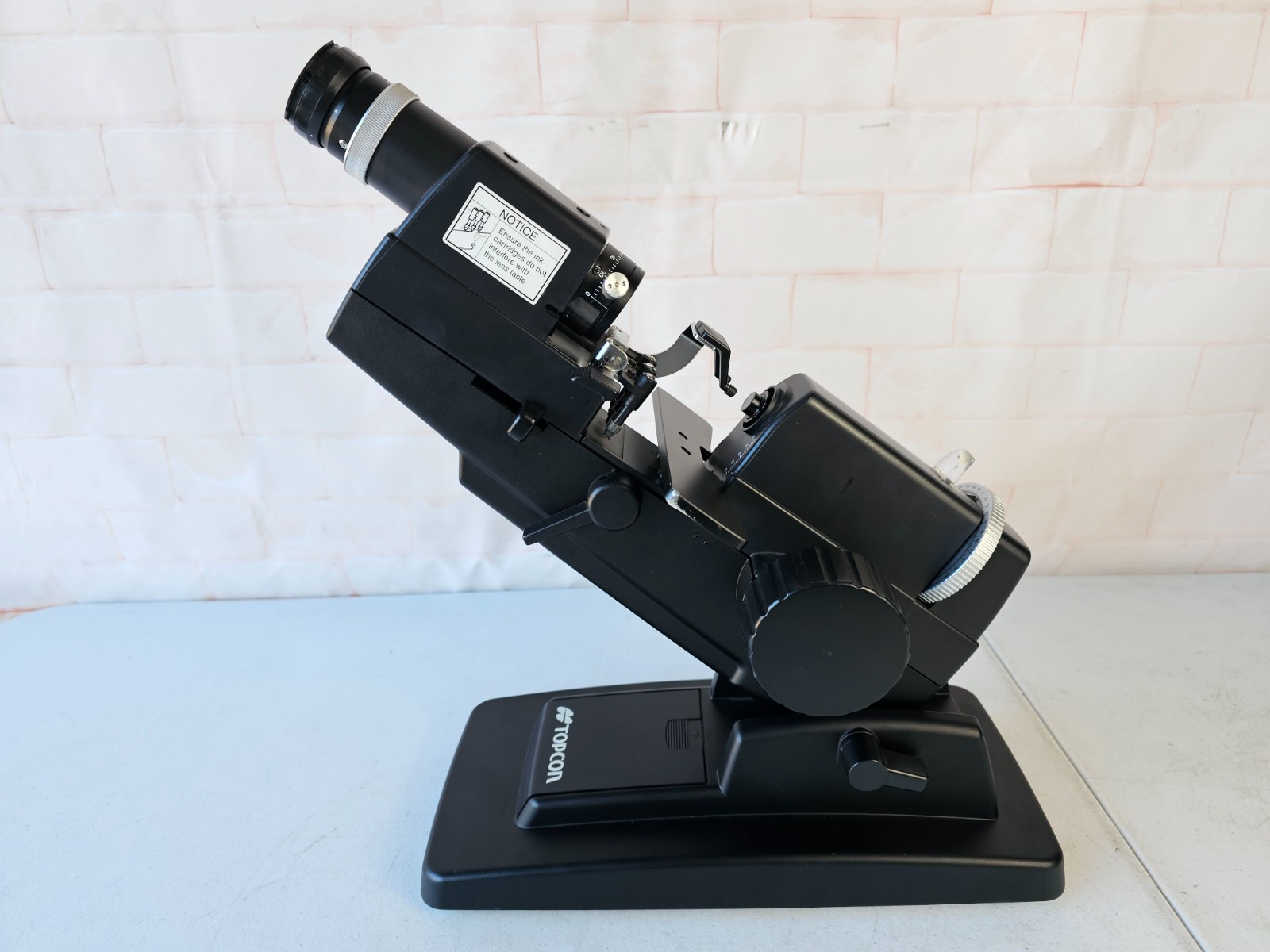 Topcon LM-8 Lensmeter *Parts Unit, Powers On*