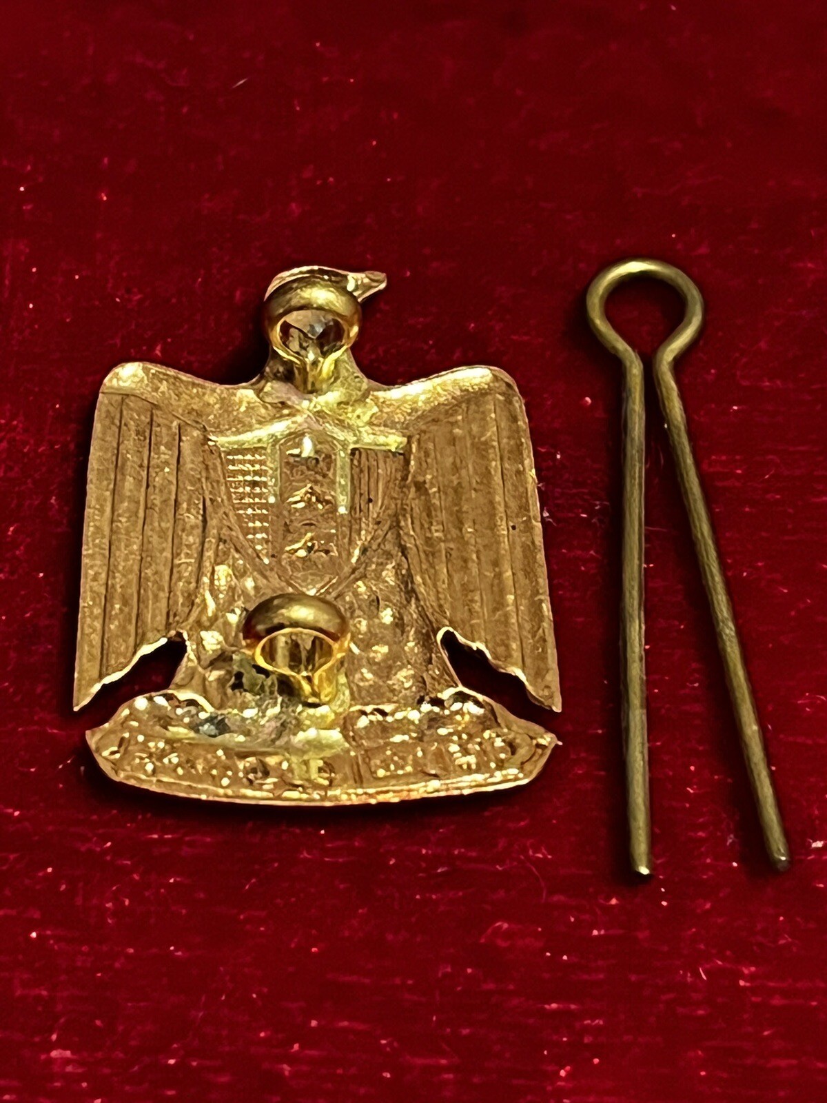 Iraq- Vintage Iraqi Metal Golden Eagle Pin Badge,1980's Saddam Hussein Era.