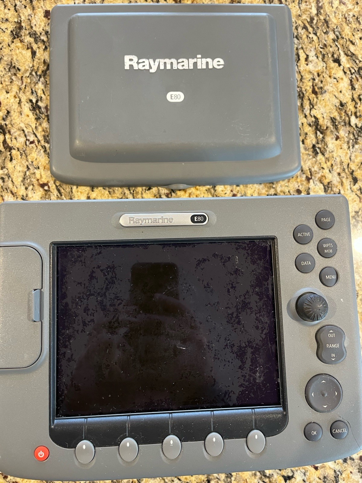 Raymarine E80 GPS/Chart-plotter/Fishfinder/Radar With Navionics Mid-Atlantic