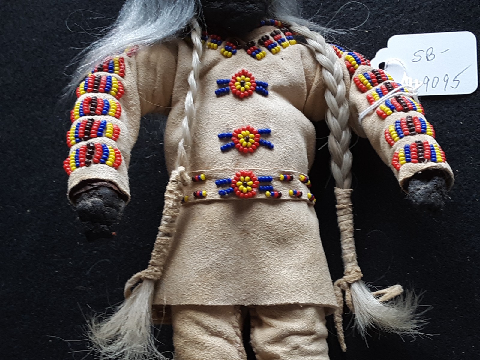 NATIVE AMERICAN BEADED LEATHER DOLL, APPLE HEAD INDIAN DOLL, SB-0226*09095