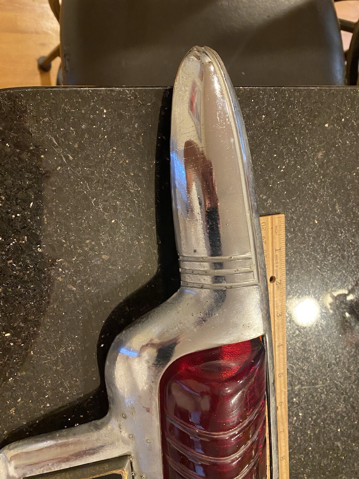 1946 1947 1948 DODGE SEDAN TRUNK EMBLEM STOP LIGHT LENS 1148867 CB13545 w LOGO