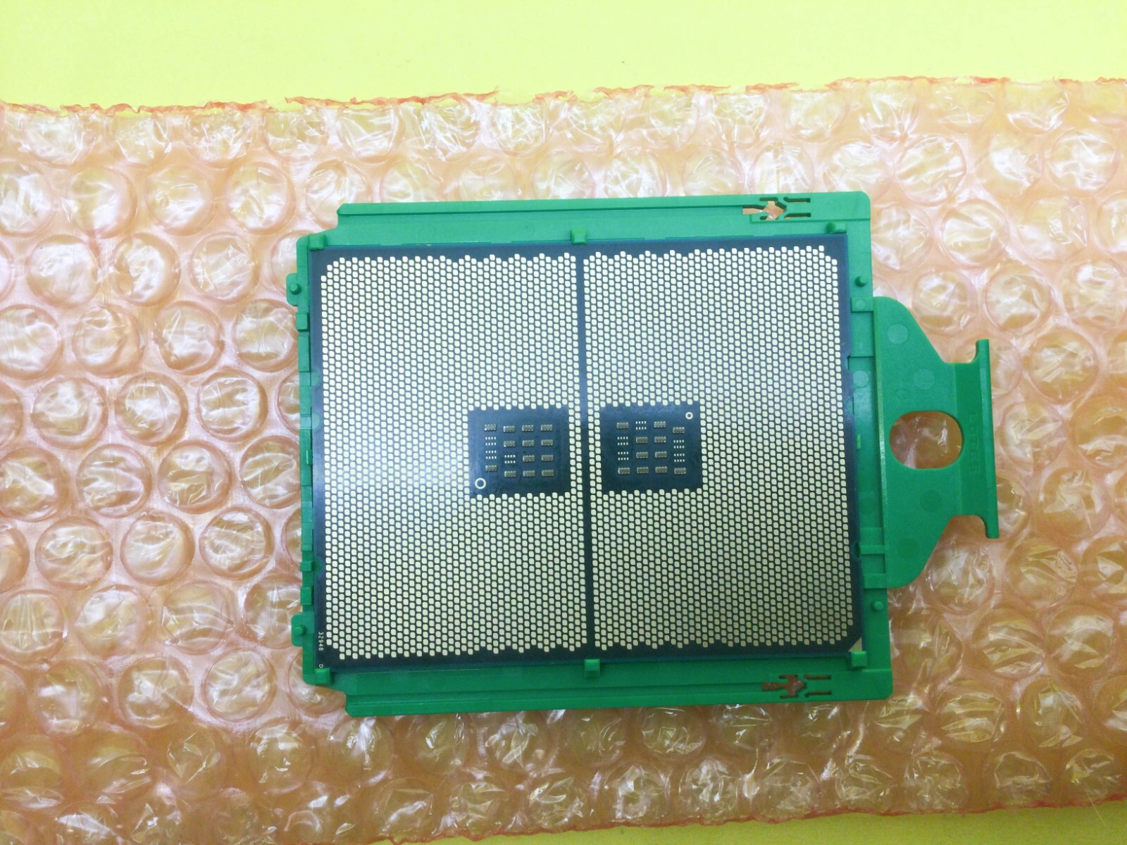 AMD EPYC 7B12 64-Core 128 Thread 2.25 GHz 240W SP3 Server CPU 100-000000020