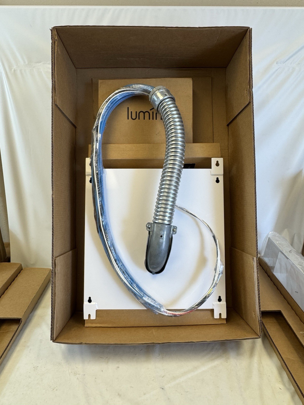 Lumin LSP-DC Smart Electrical Panel for Solar Storage 120-240 VAC, 60Hz -Indoor